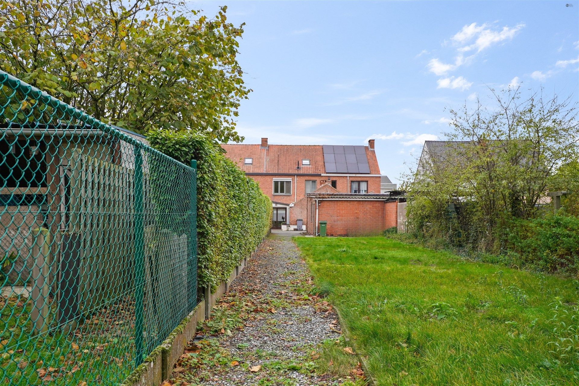 Rijwoning nabij centrum Stekene foto 28