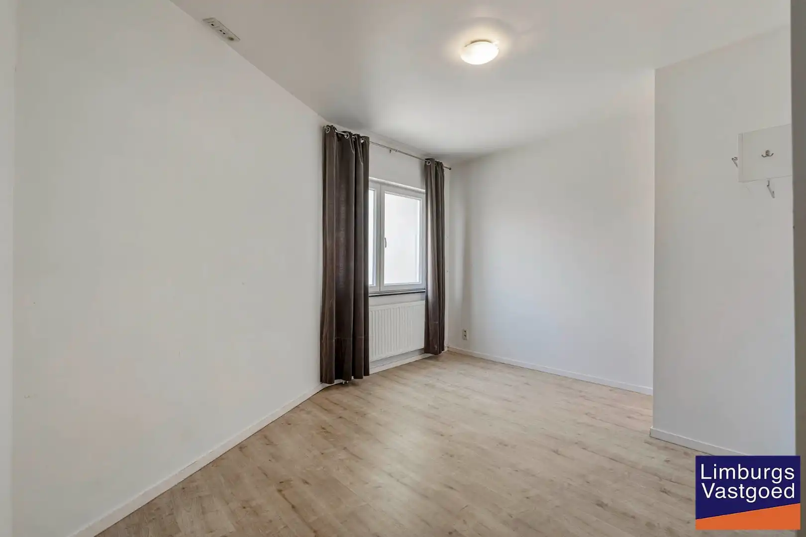Ruim appartement (125m²) met 2 slpk en terras aan de kleine ring foto 13