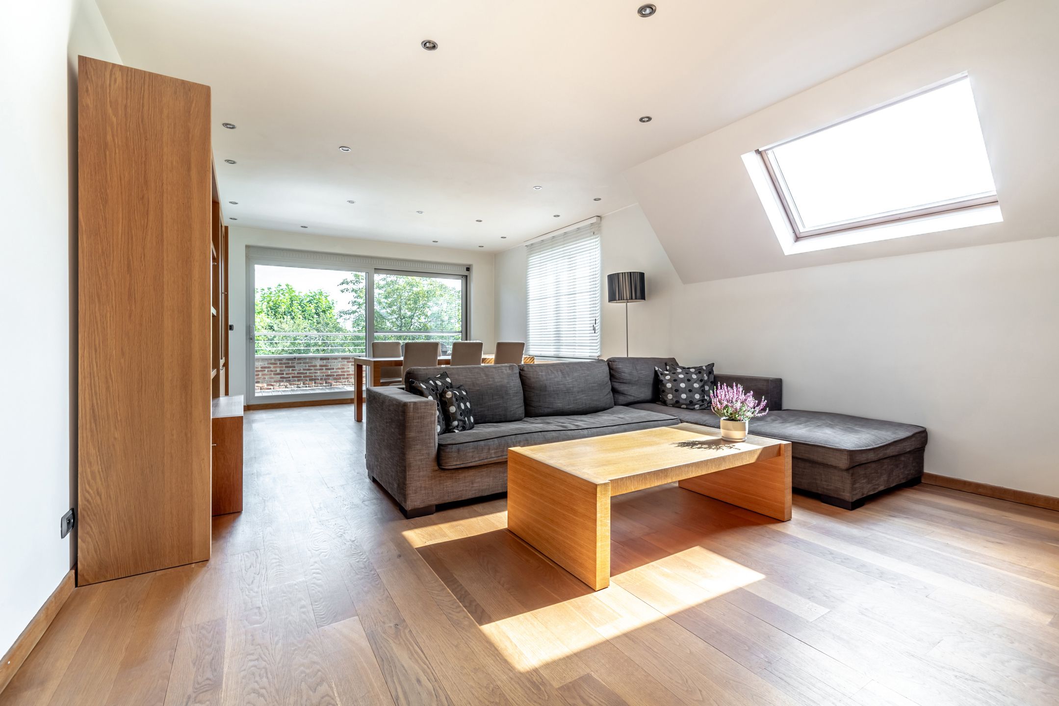 Ruim duplex-penthouse met 4 slpk, 2 (dak) terrassen en vrij uitzicht te Hoogstraten! foto 6
