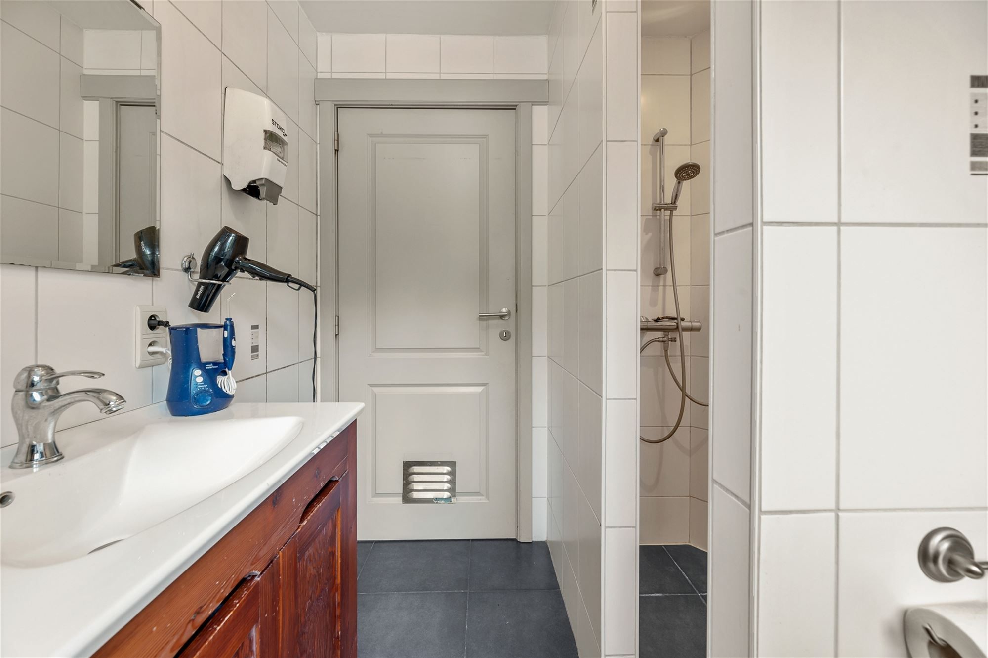 RUIME WONING (213M2) MET 5 SLAAPKAMERS + POLYVALENTE RUIMTE VAN 240M2 OP EEN PERCEEL VAN 18A91 foto 17