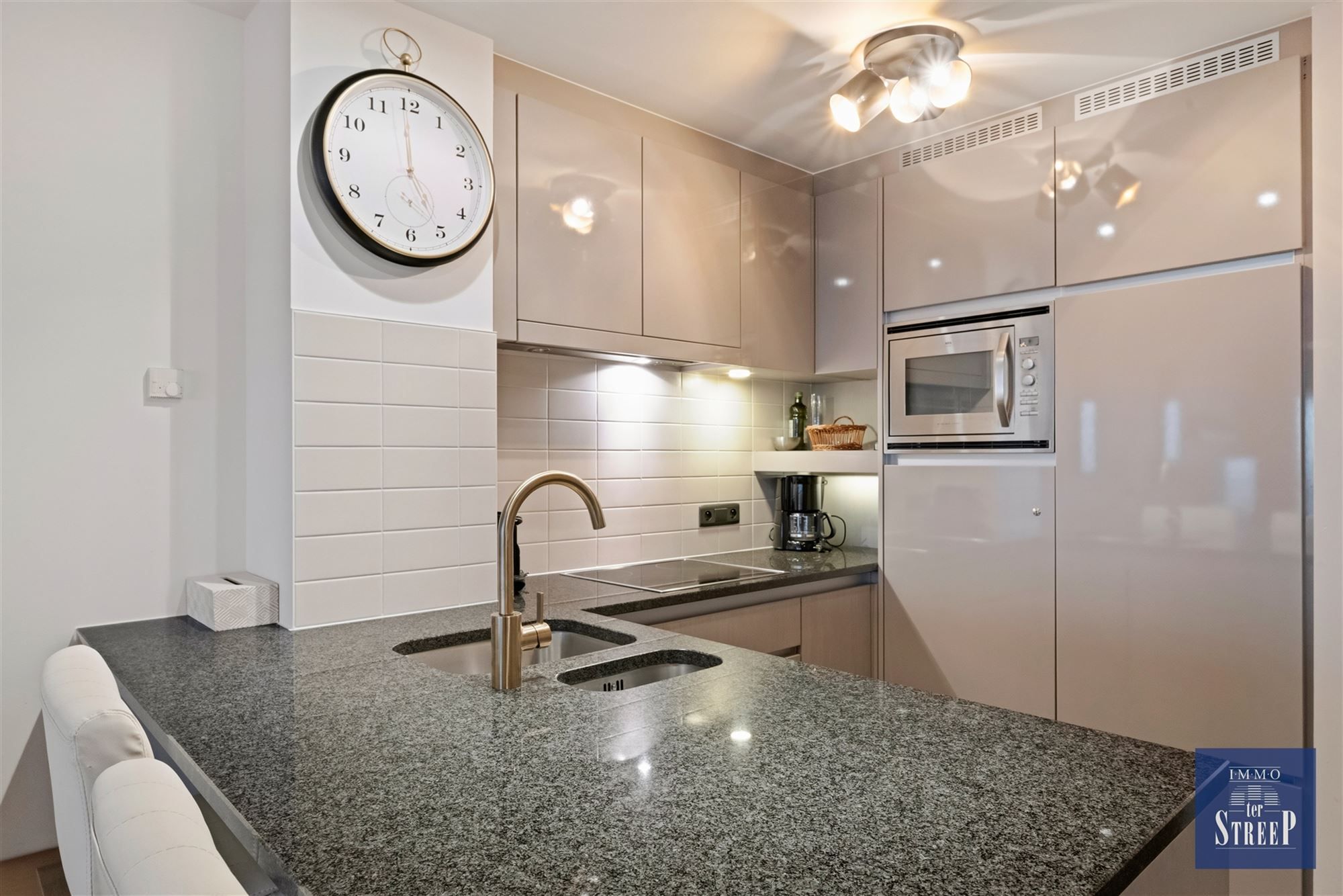 Appartement met 2 slaapkamers en frontaal zeezicht foto 8