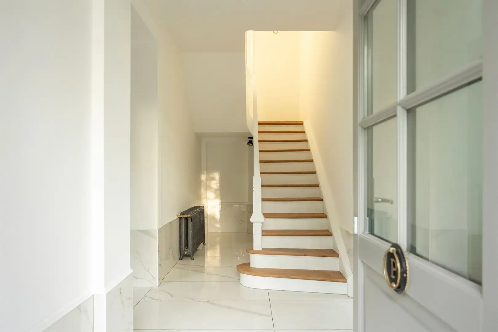 State-of-the-art villa tussen eeuwenoude bomen foto 2