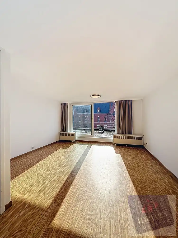 Lichtrijk appartement met ruim zonneterras in het hart van Hasselt foto 8