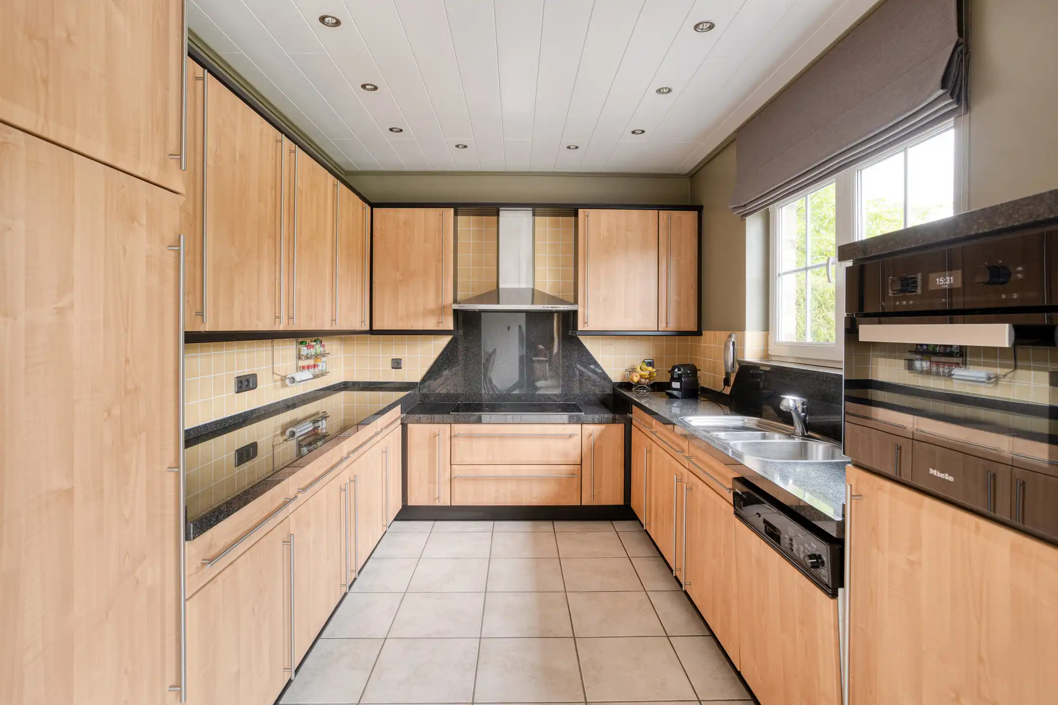 TOP onderhouden villa op uitzonderlijk perceel foto 12