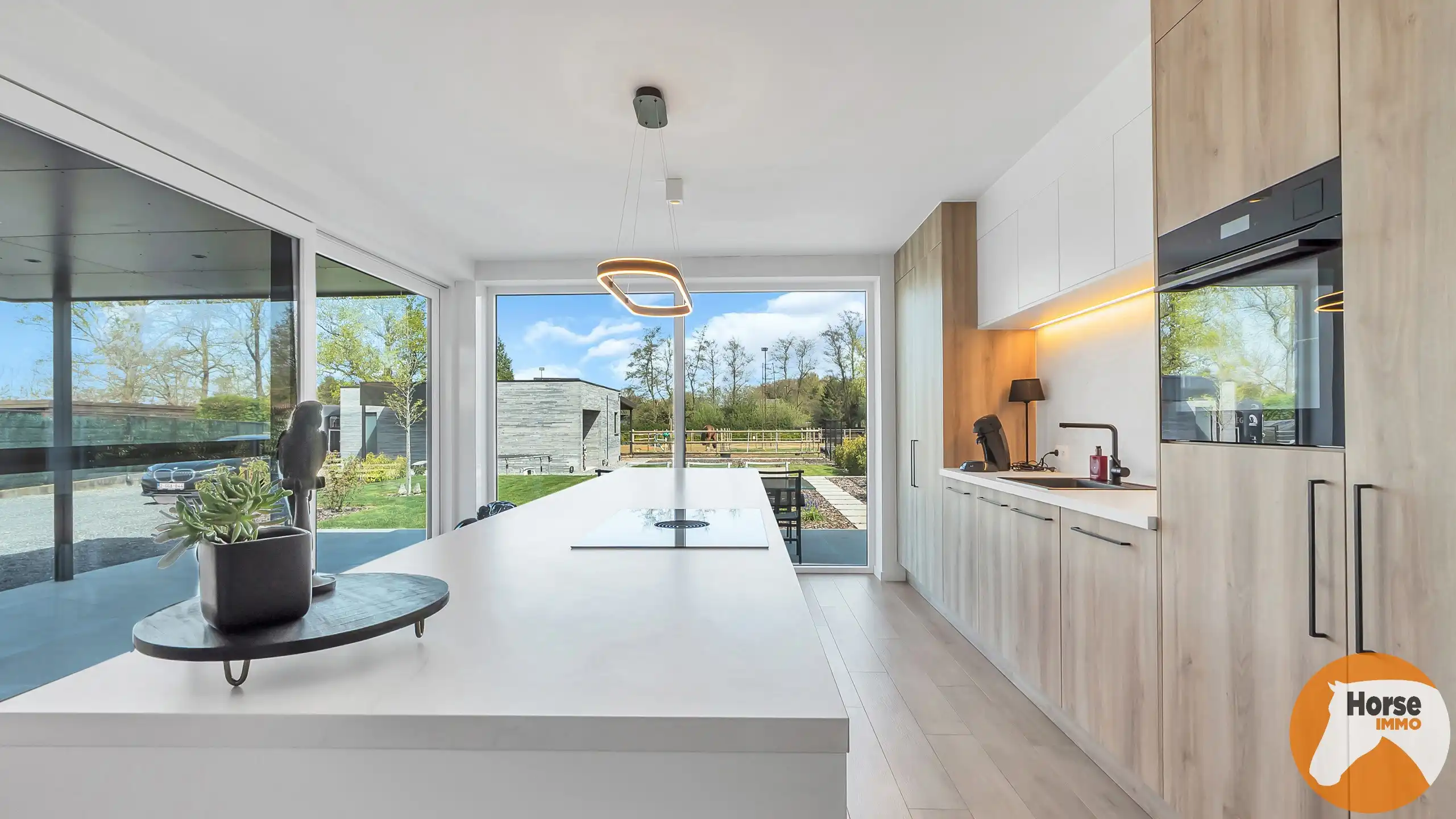 LAAKDAL-Moderne BEN-woning met paardenfaciliteit op 24,5are foto 25