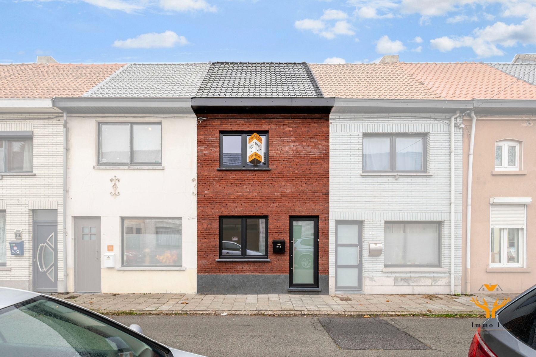 Gerenoveerde woning met 3 slaapkamers en tuin in Lokeren foto {{pictureIndex}}
