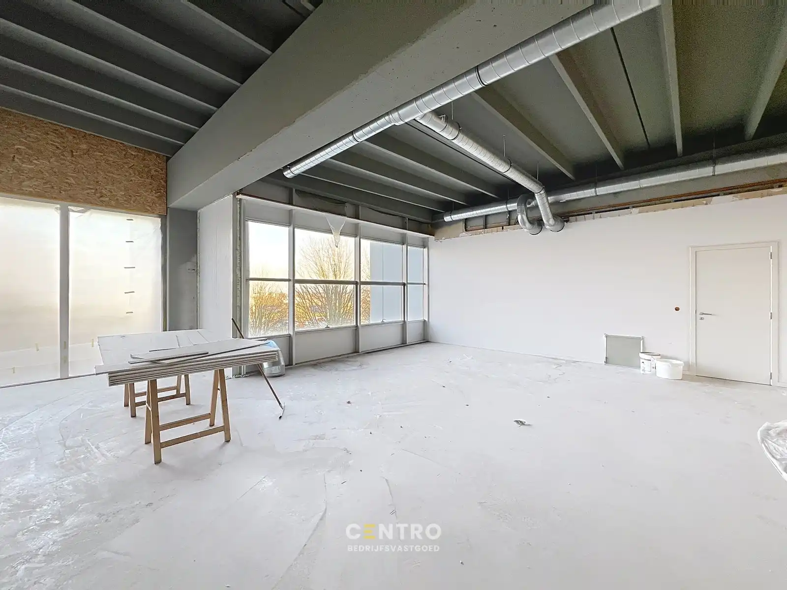 Energiezuinige, vernieuwde SERVICED kantoorruimte op Ieper Business Park! foto 6