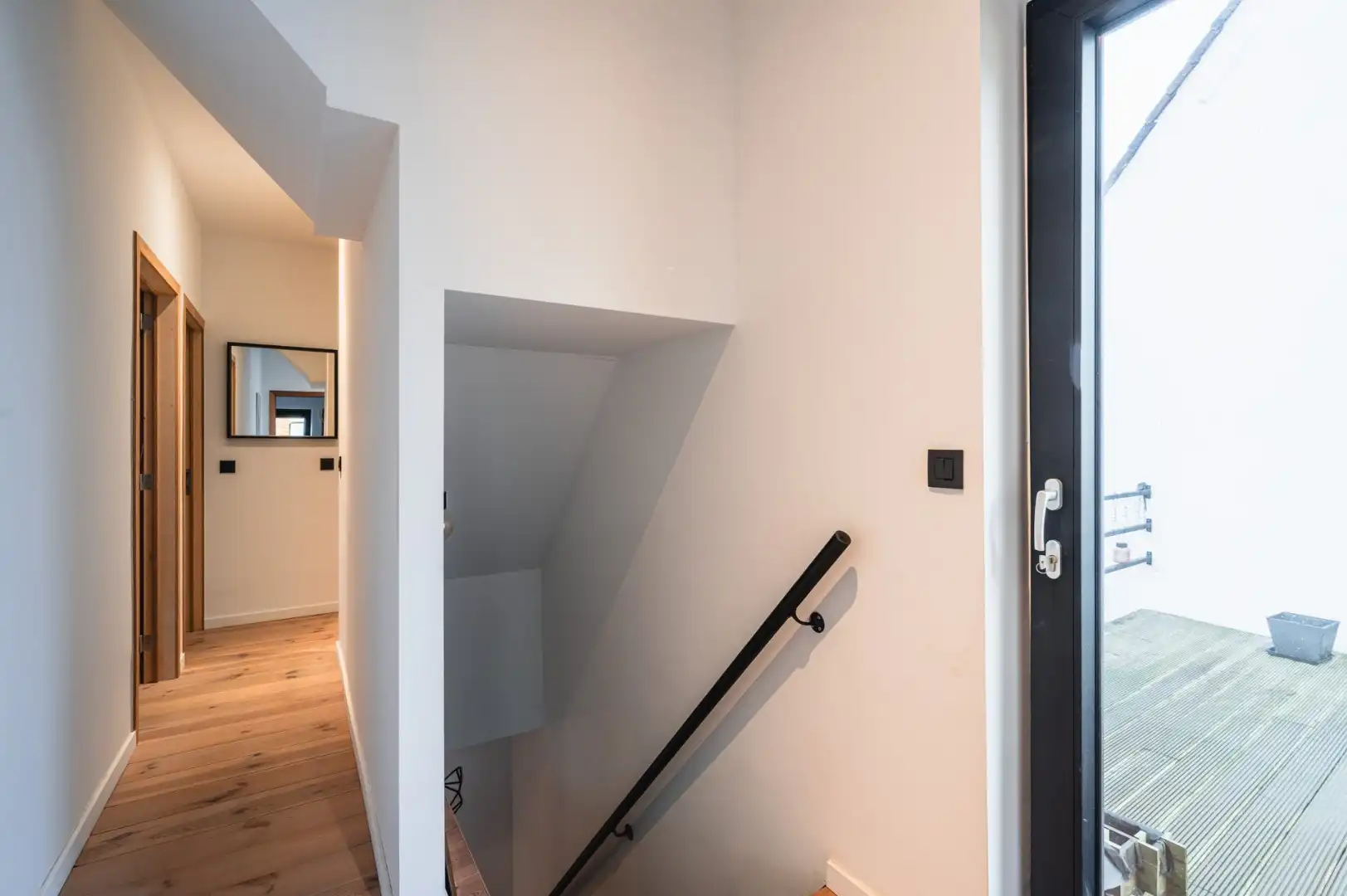 Gerenoveerde hoekwoning te koop in Harelbeke met 3/4 slaapkamers, inpandige garage, zonnige tuin en dakterras.  foto 7