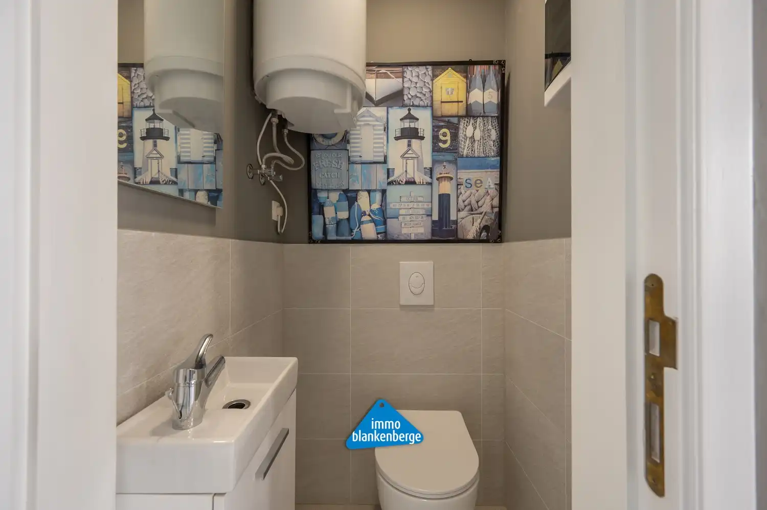 Volledig gerenoveerd duplexappartement nabij het Stationsplein en de Zeedijk foto 9