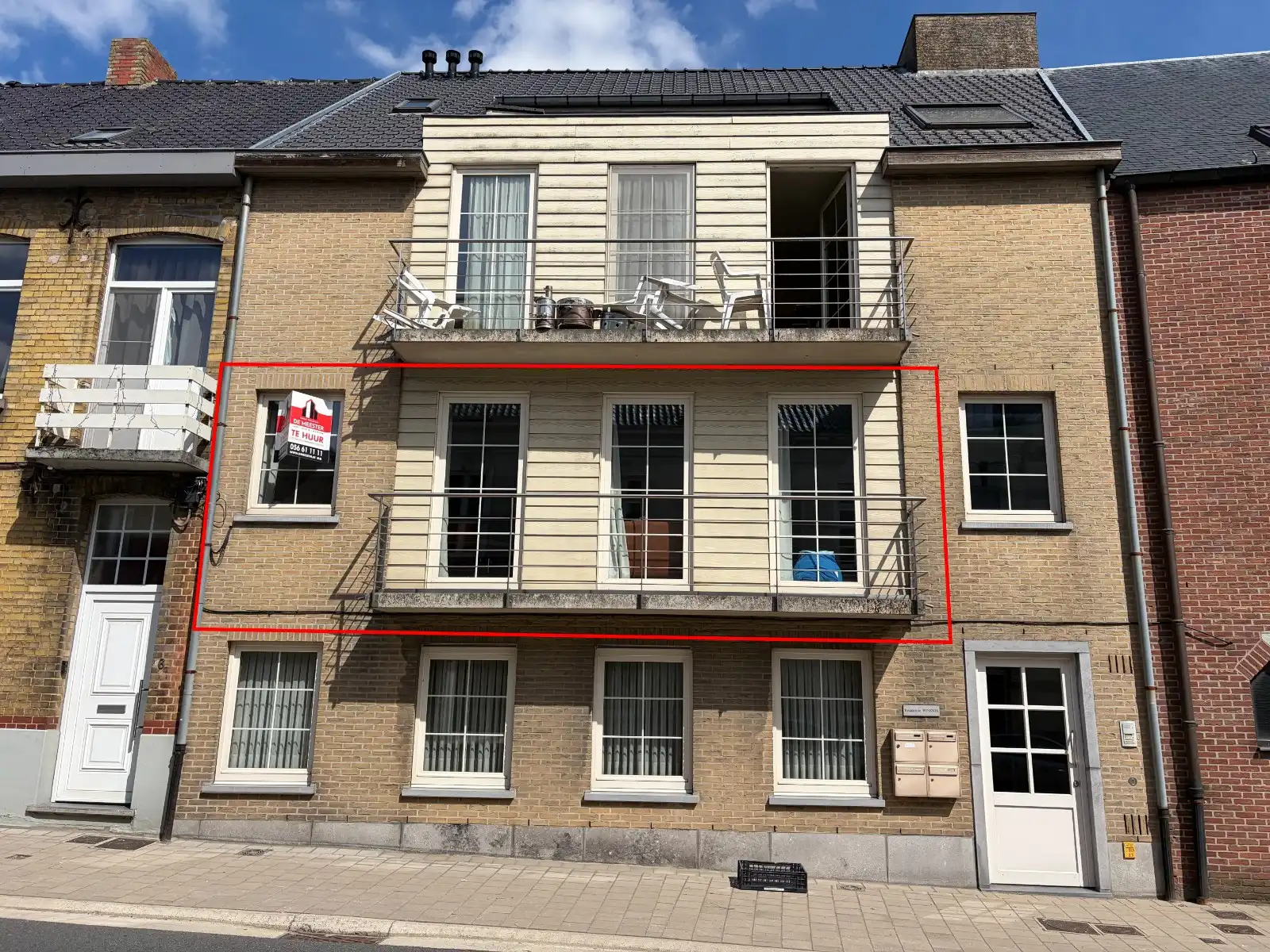 Lichtrijk appartement met 2 slaapkamers en terras – 1ste verdieping | EPC A foto {{pictureIndex}}