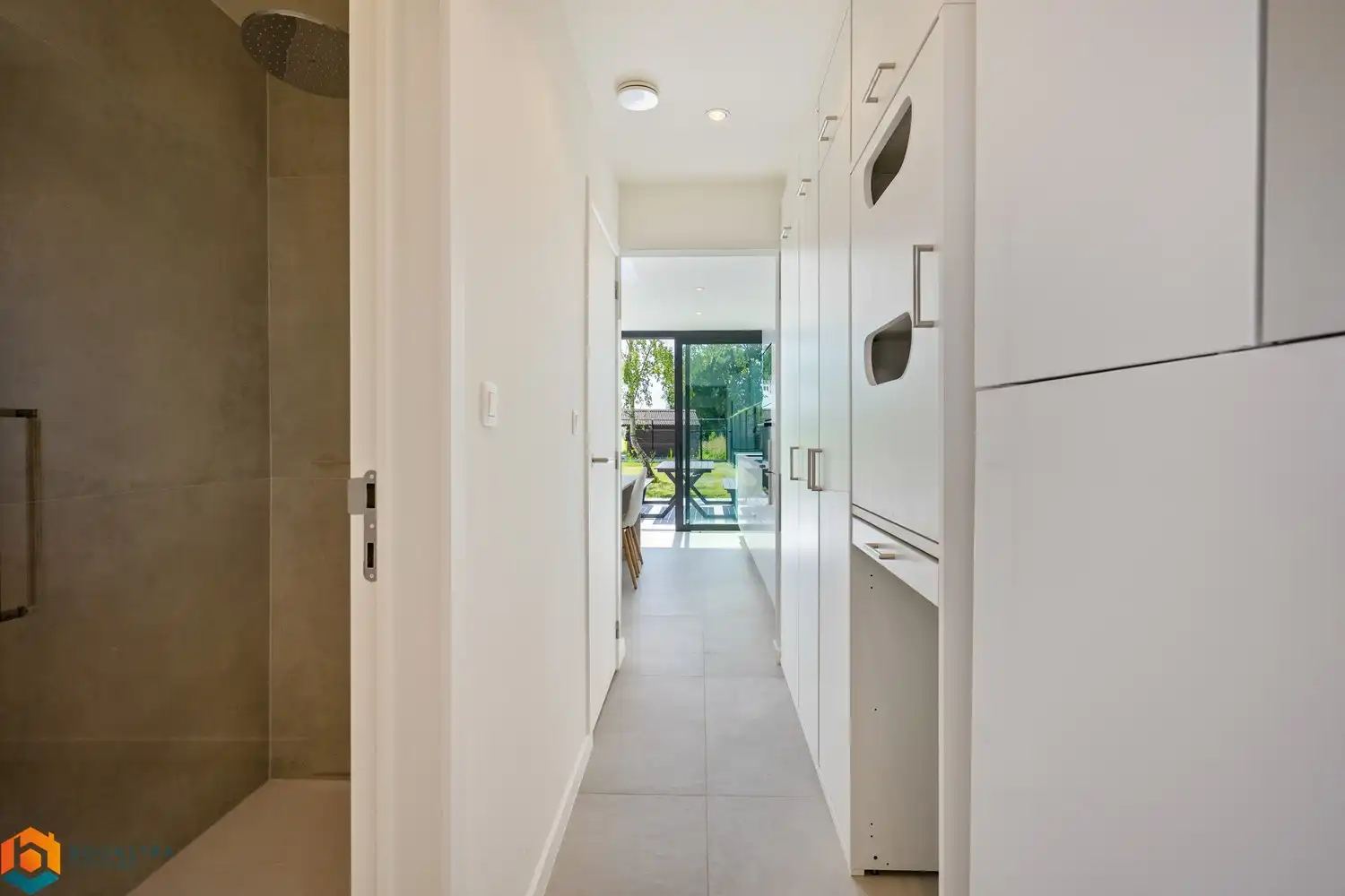 Prachtig vernieuwde bungalow te Schriek foto 10