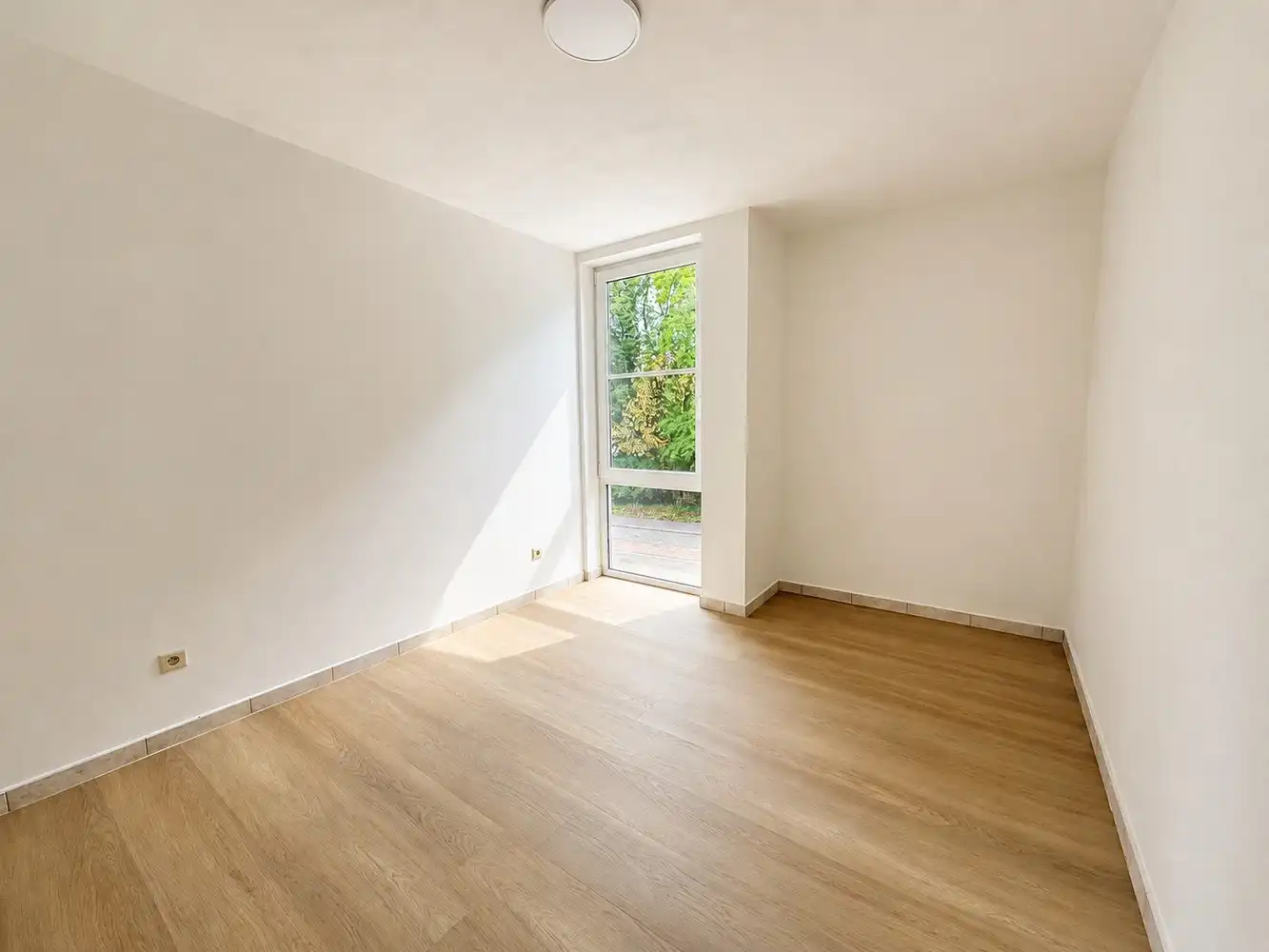 Intrekklaar appartement met terras foto 8
