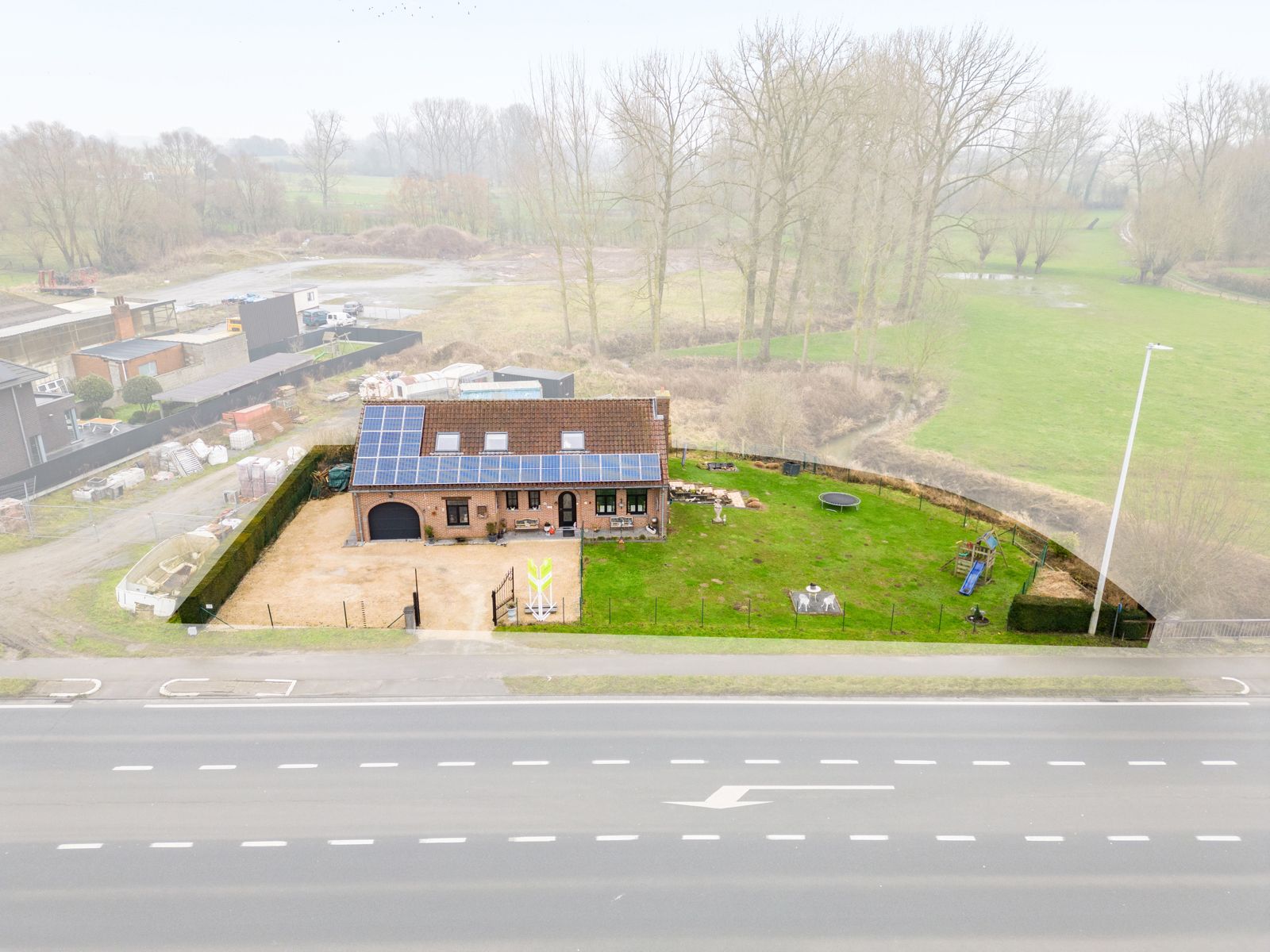 Instapklare, ruime woning met 4 SLP en zonnepanelen  foto 2