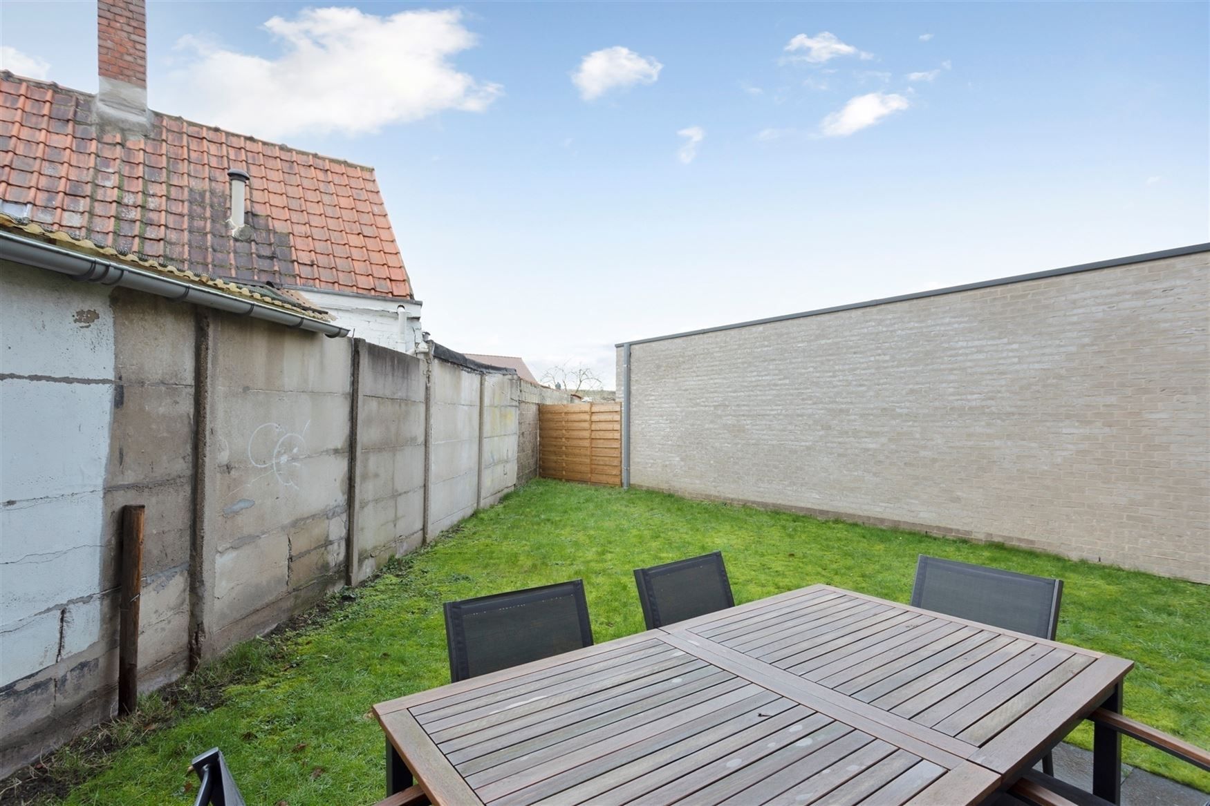 Appartement met tuin en privatieve autostaanplaats foto 9