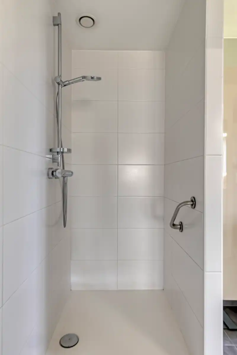 Recent gelijkvloers appartement met 2 slaapkamers + garage foto 15