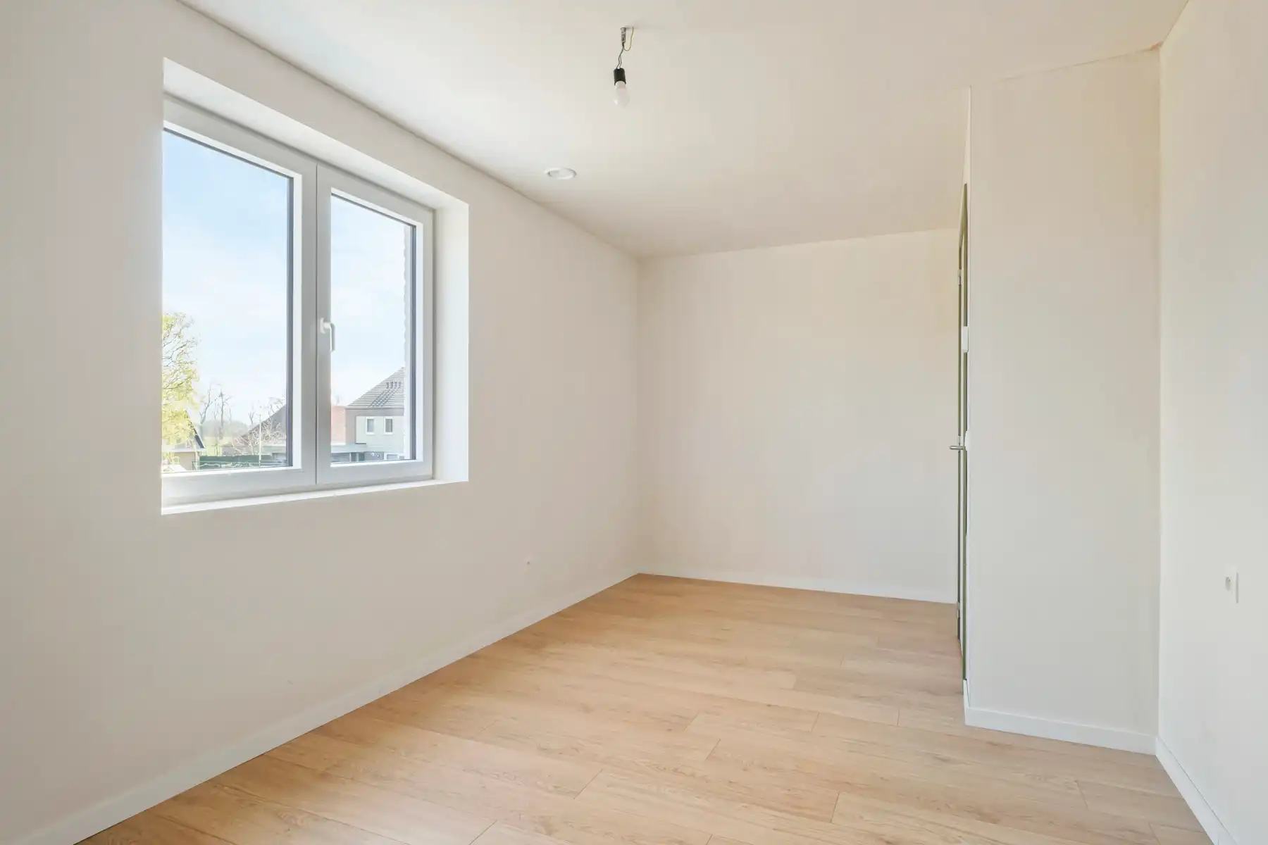 Ruime energiezuinige woning met open zicht te Gistel. foto 11