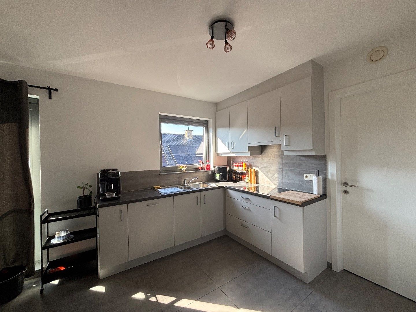 Duplex met 2 slpk + open kamer + terras, privé-carport en fietsenberging foto 9
