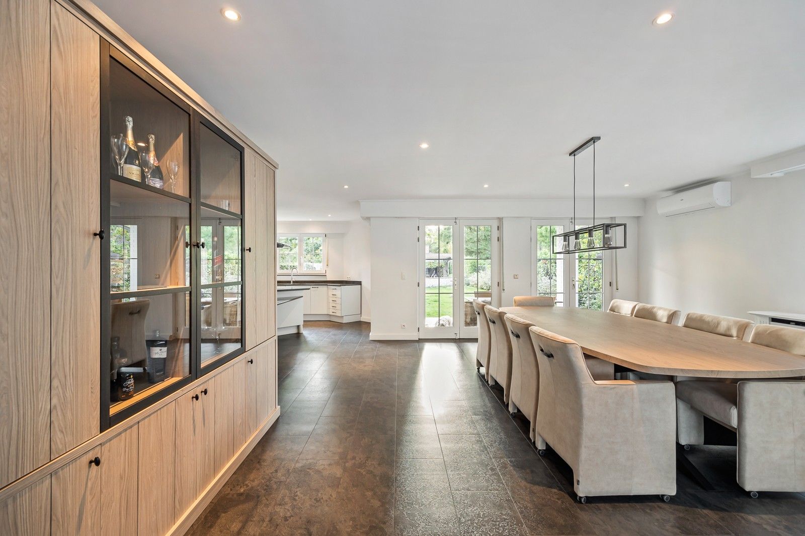 Charmewoning in geliefde straat in Brasschaat foto 2