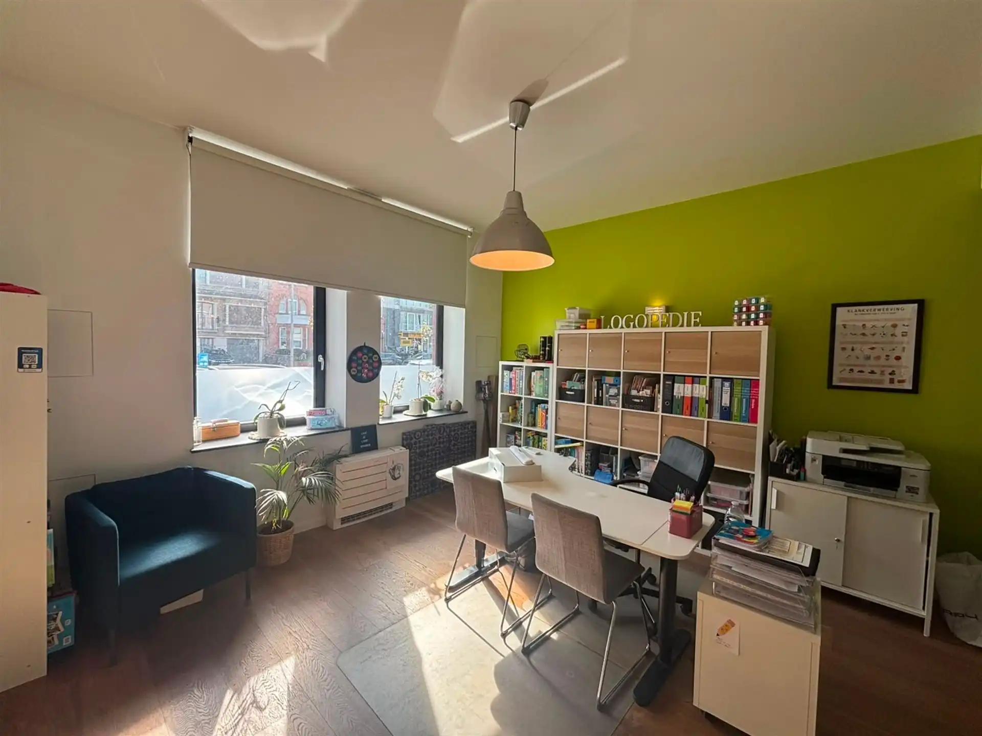 Commercieel pand te huur op toplocatie nabij centrum en E40 foto 3