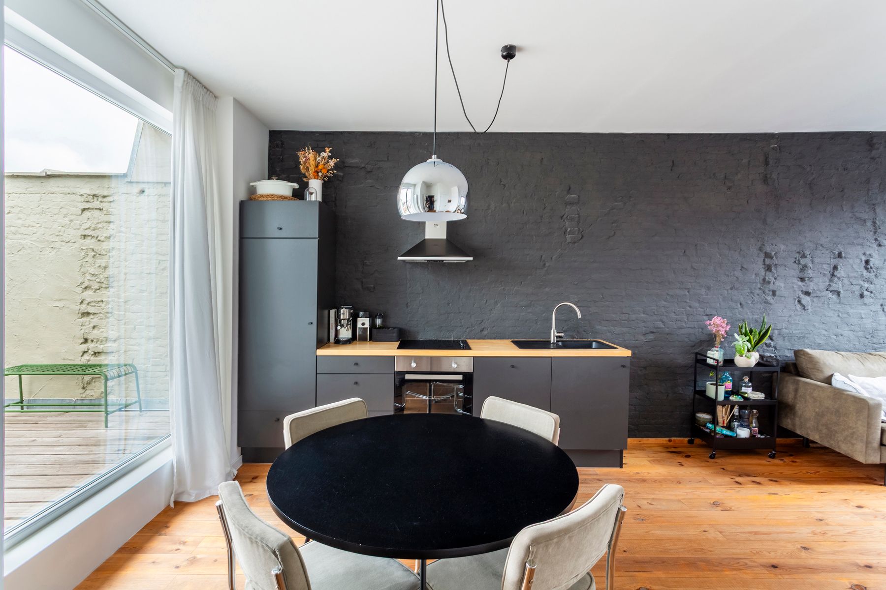 Instapklaar startersappartement met terras te Slachthuiswijk foto 5