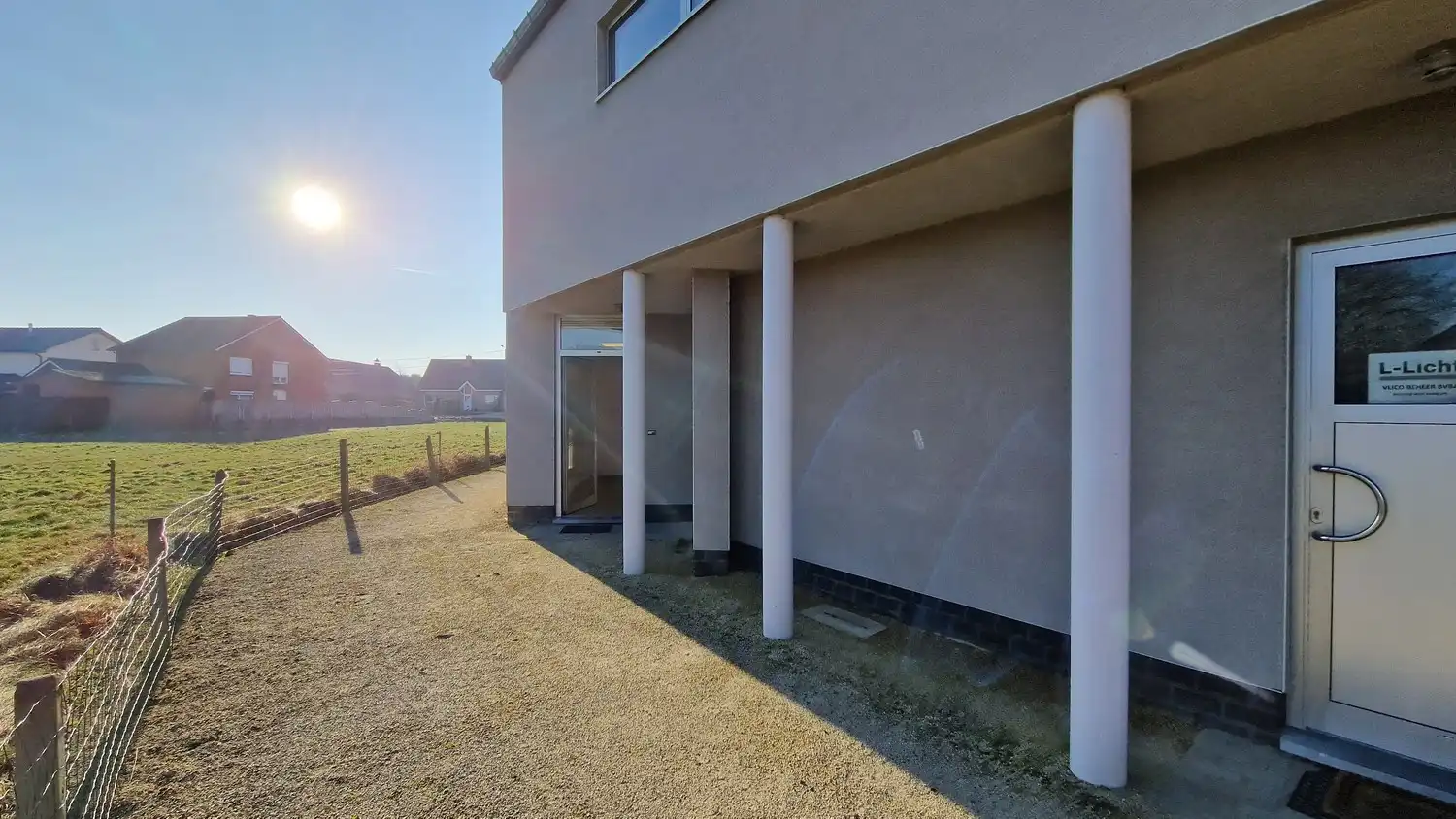 Mooi en verzorgd handelspand - bureelruimte foto 3