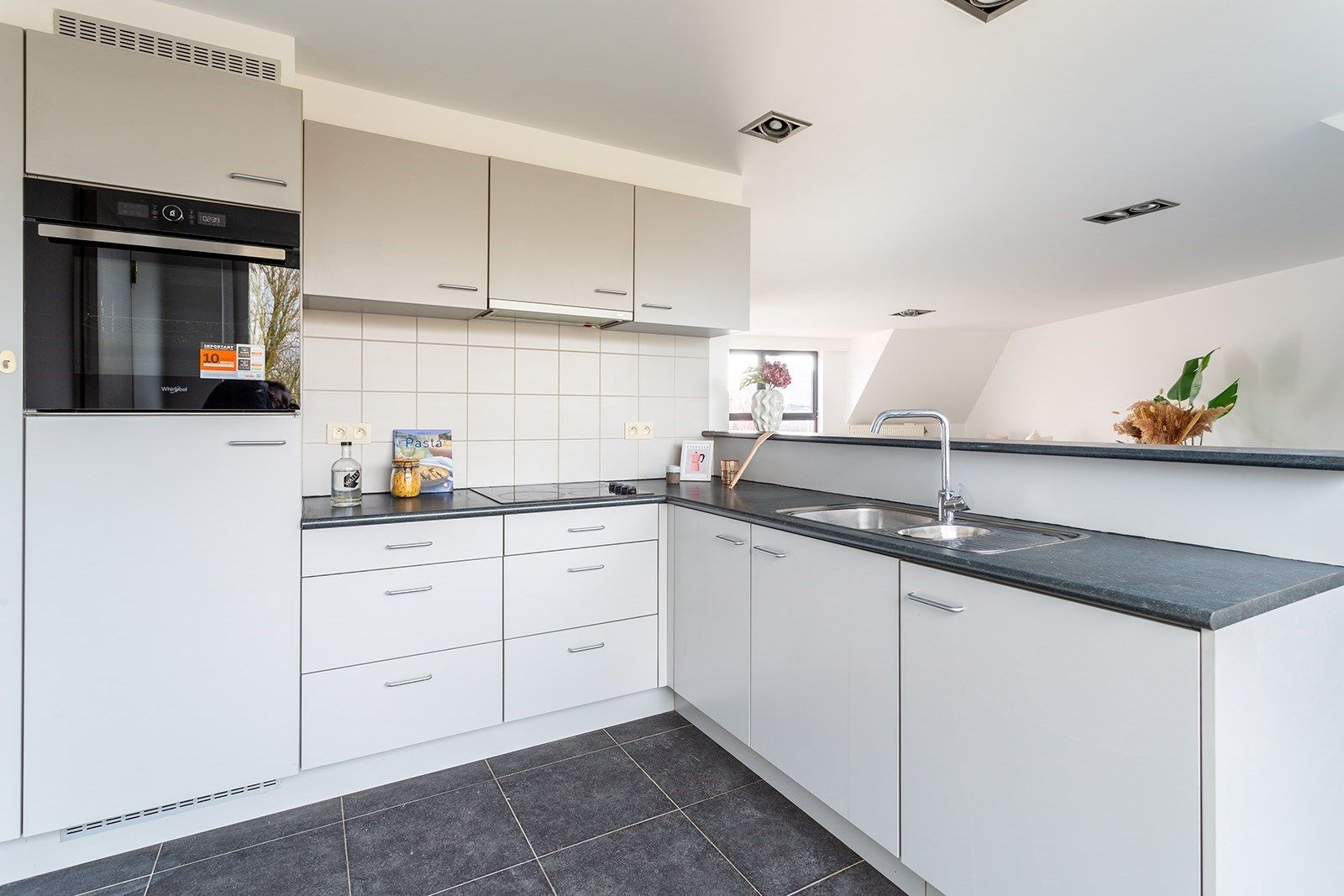 Duplex dakappartement met 3 slaapkamers en zonnig terras in Boechout foto 9