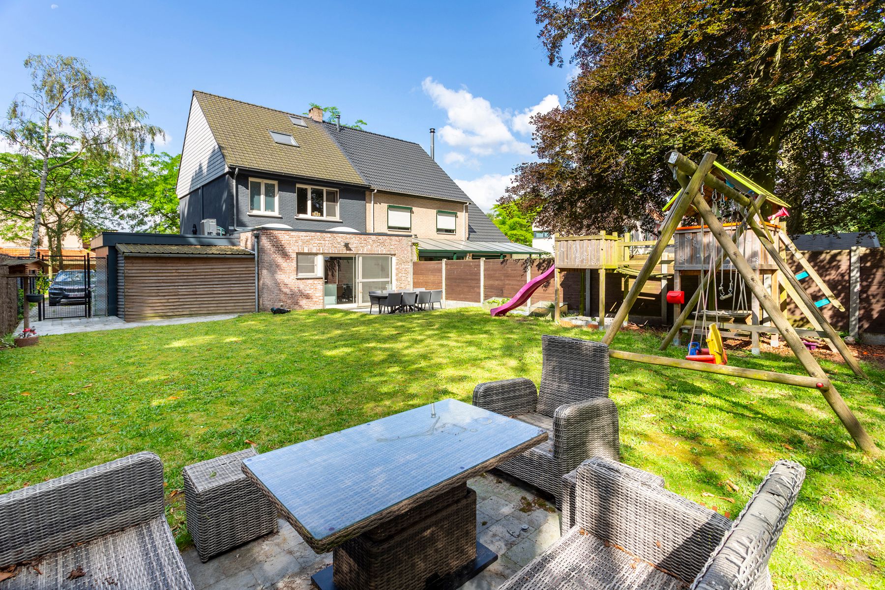 Prachtige gezinswoning met tuin in Brasschaat foto 2