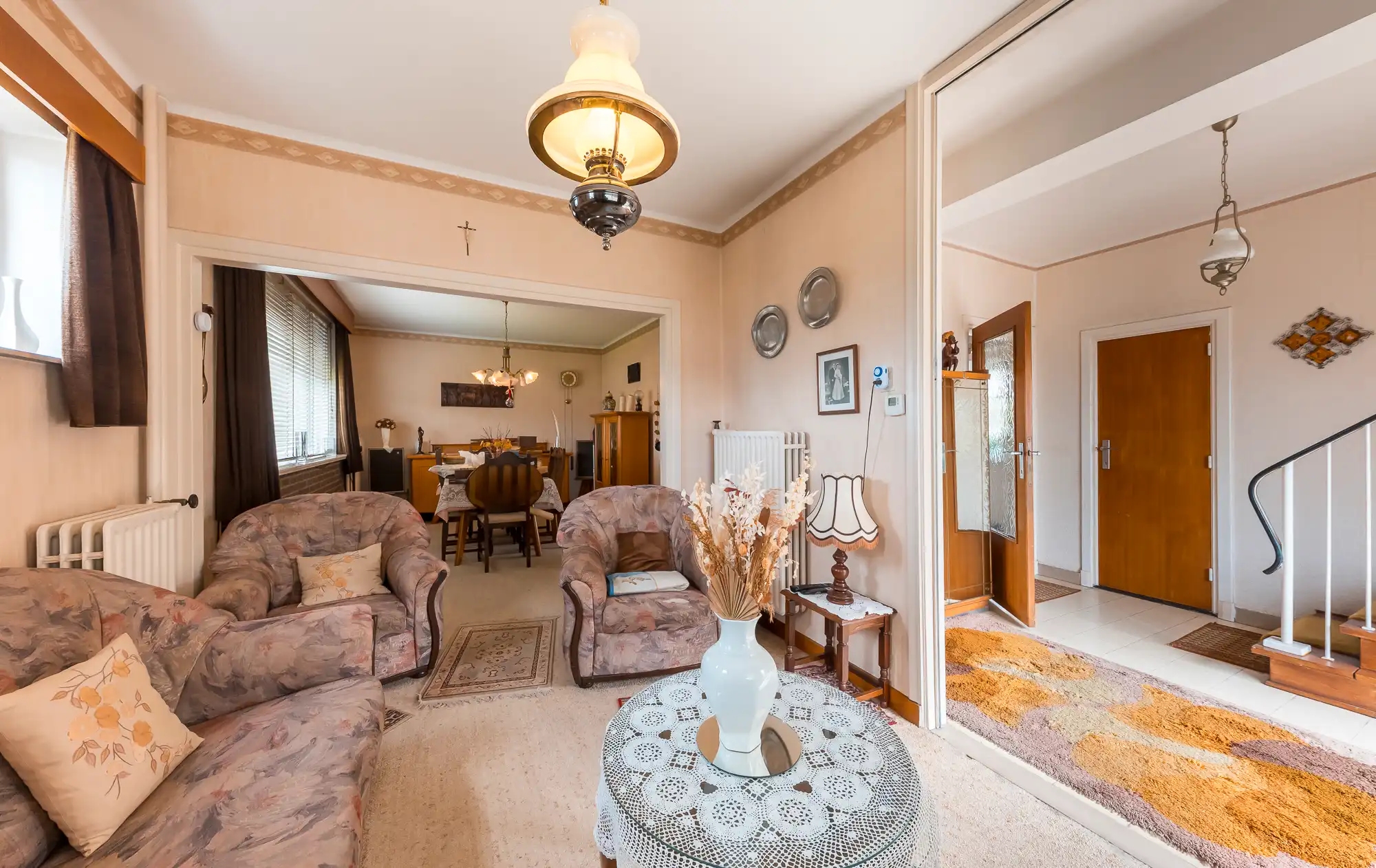 TE KOOP: Mooie op te frissen woning met 3 slaapkamers, garage en veel potentieel foto 10