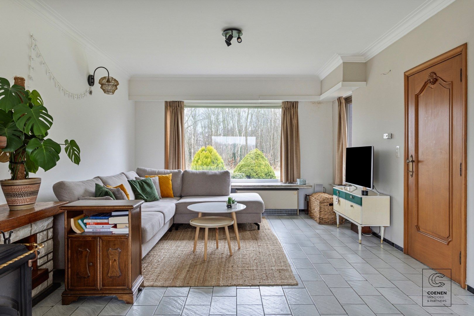 Laagbouwwoning met een bew opp van 194 m², 4 slpk's, op een schitterend perceel van 1807 m² foto 4