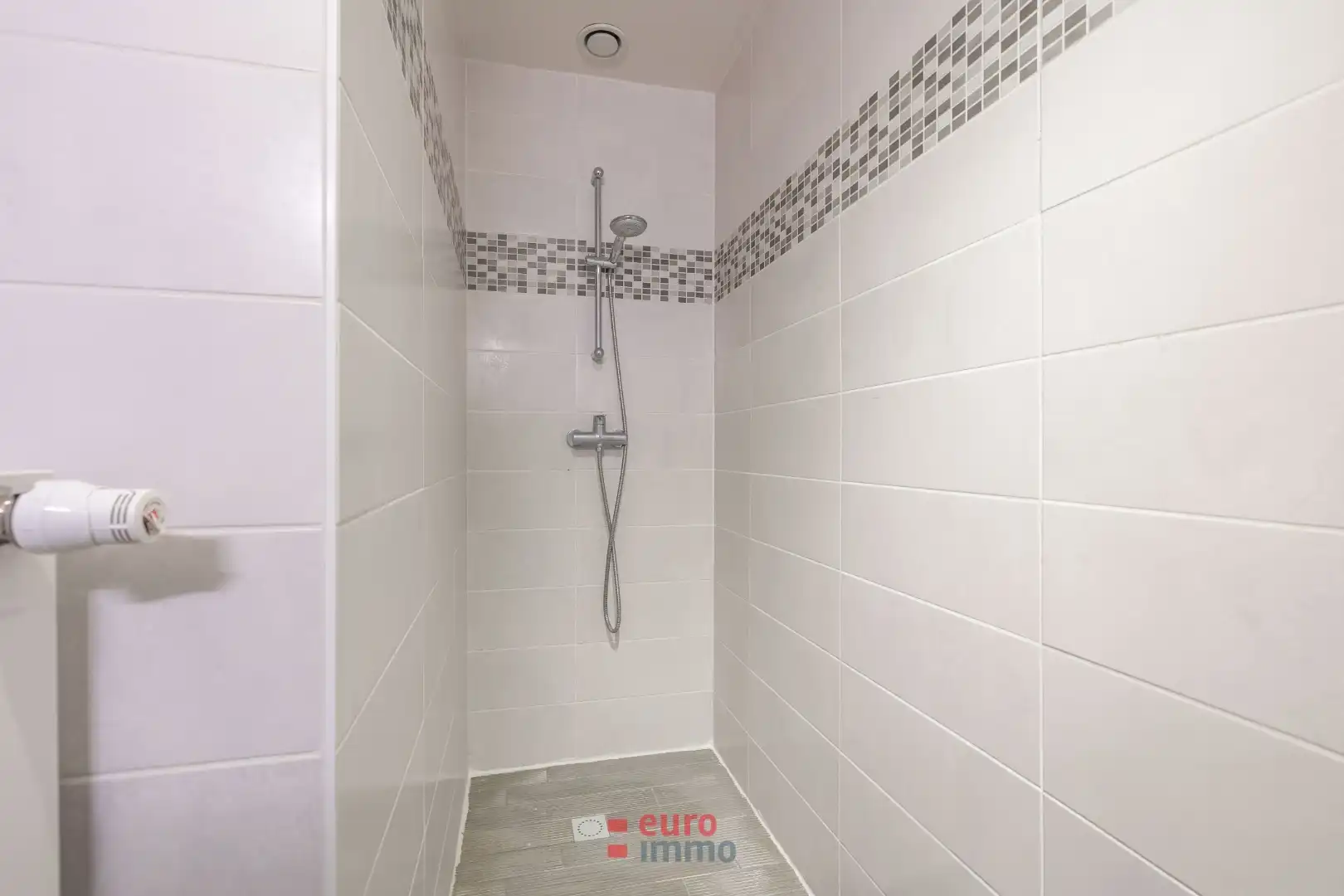 Lichtrijk gerenoveerd appartement in het hart van de stad! foto 10