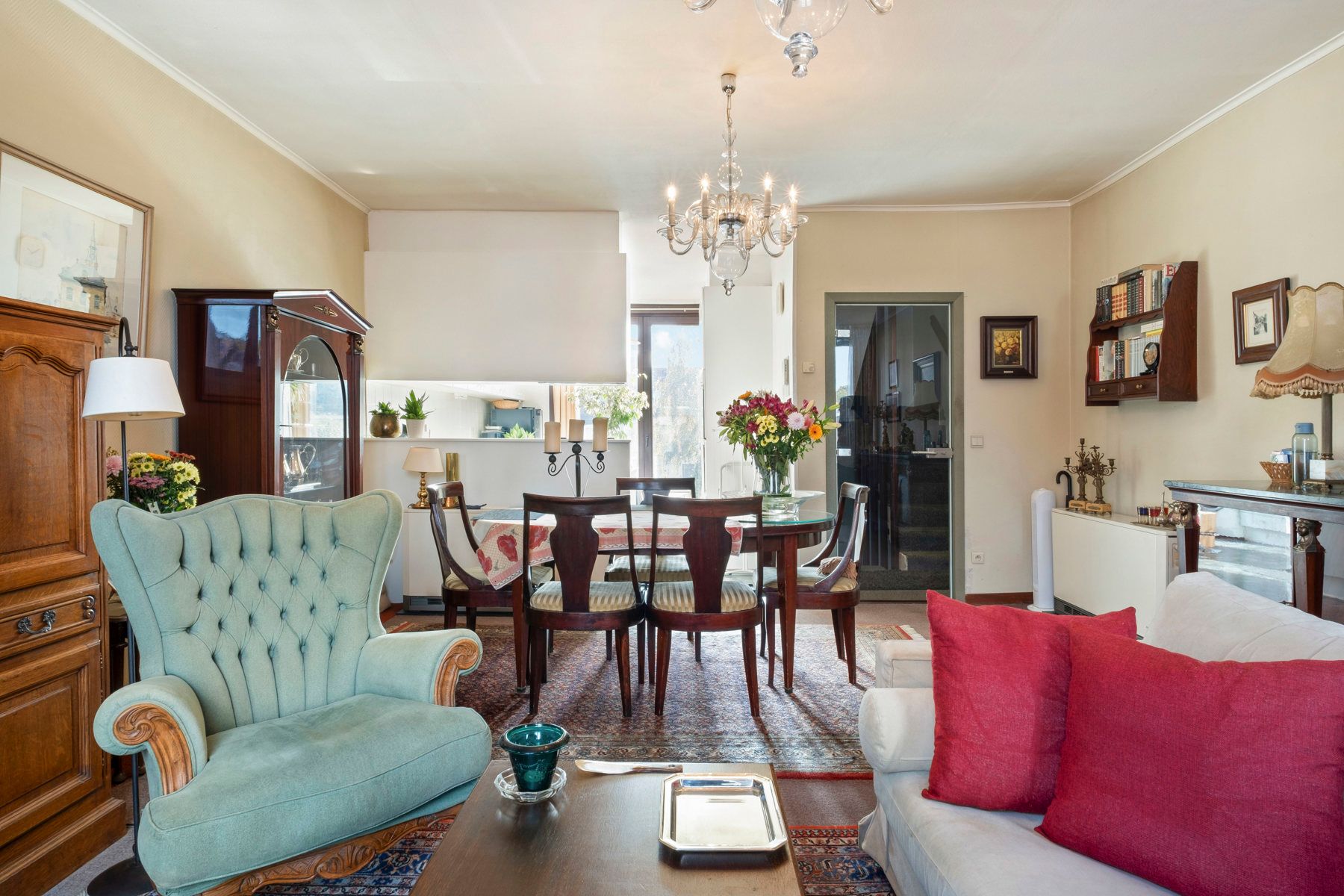 Huis met kantoorruimte te St. Kruis foto 9