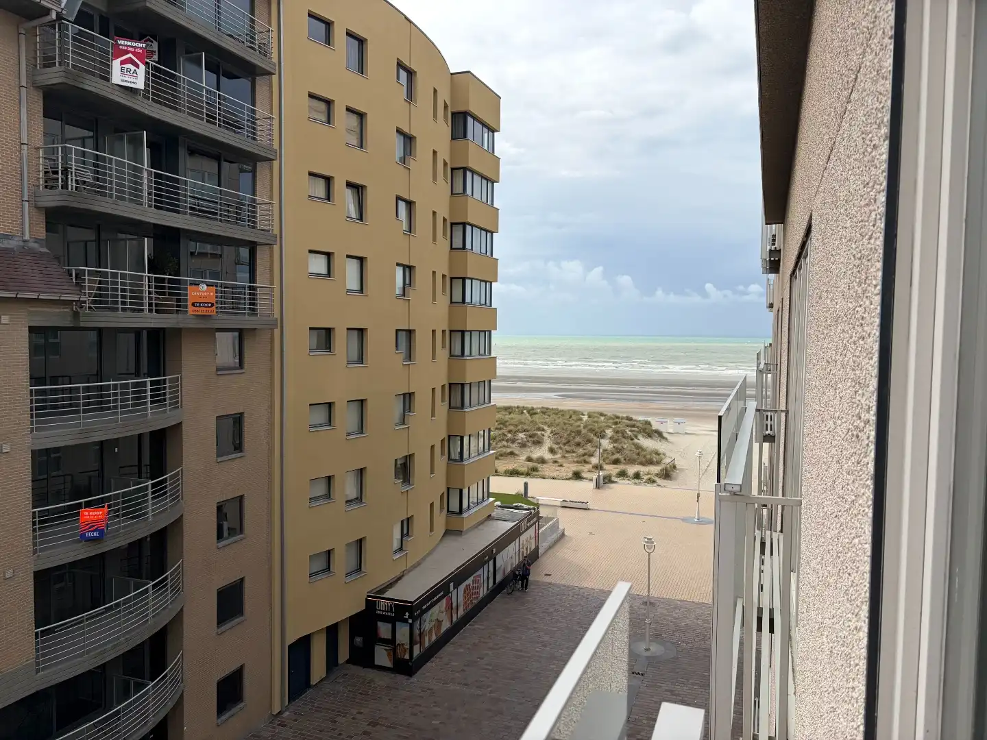 Instapklaar éénslaapkamerappartement met zijdelings zeezicht te Nieuwpoort-Bad. foto 3