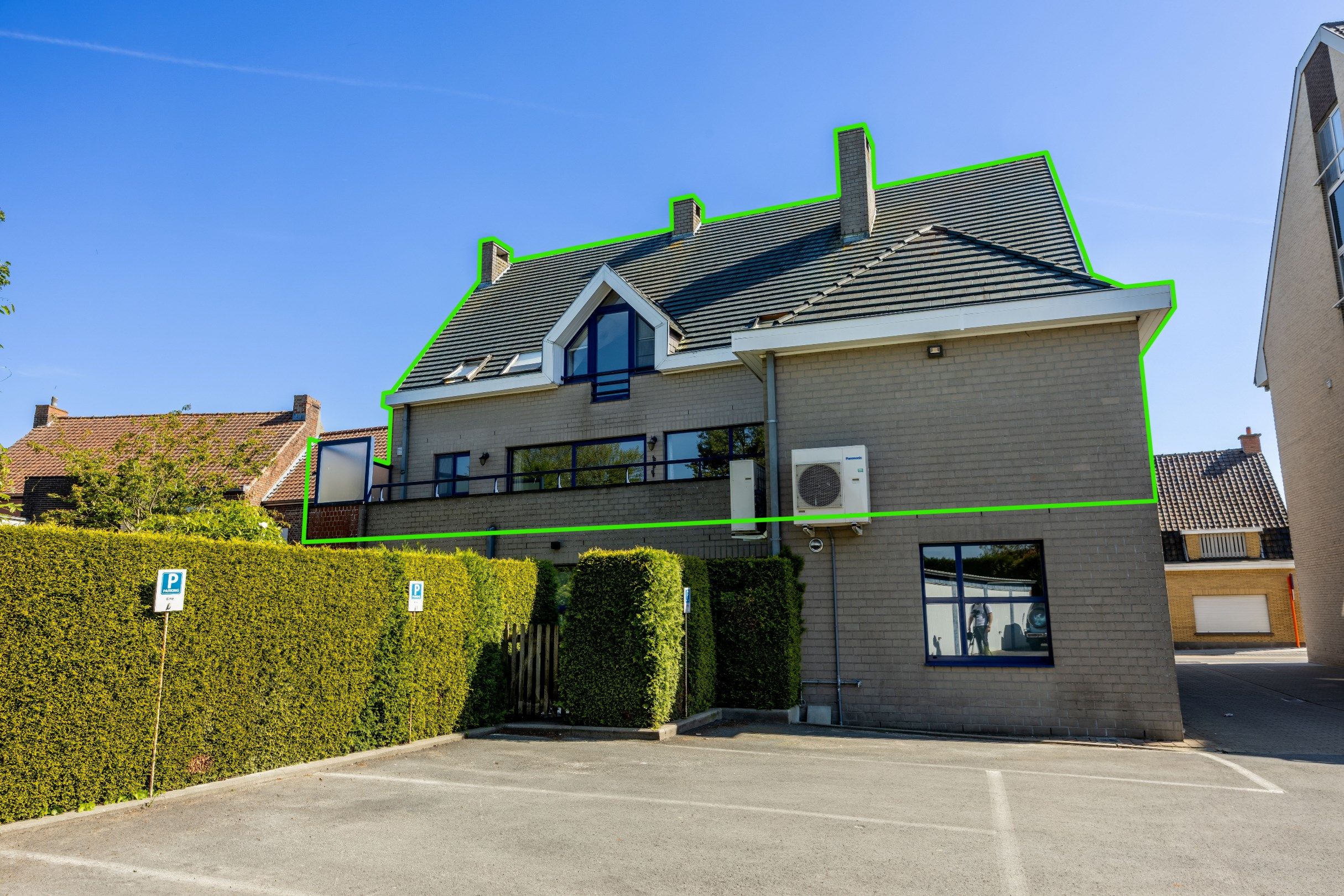 INVESTERINGSEIGENDOM MET 4 APPARTEMENTEN EN 4 GARAGES foto 2