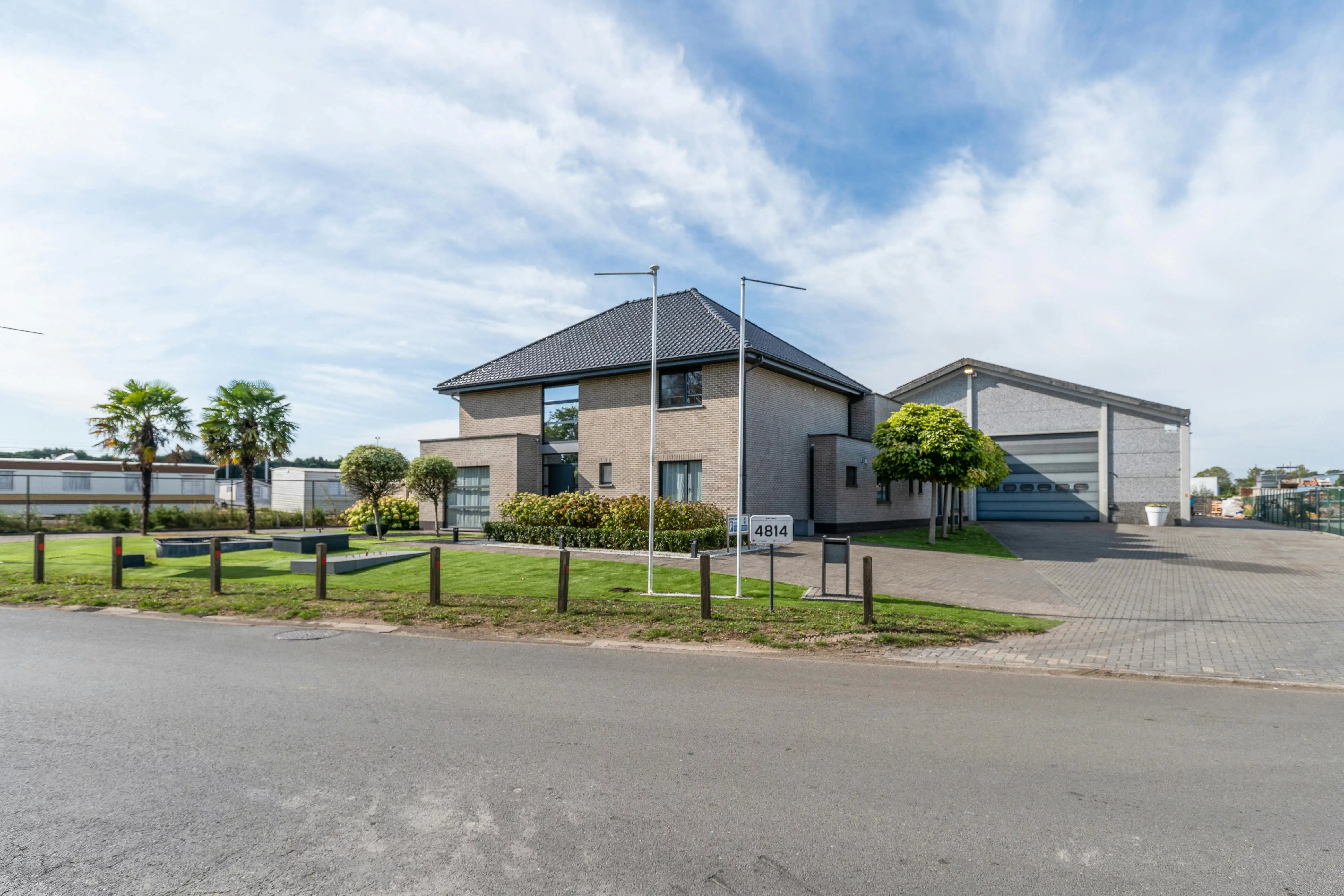 Luxe villa met exclusieve tuin en 600m2 magazijn in KMO-zone foto 106