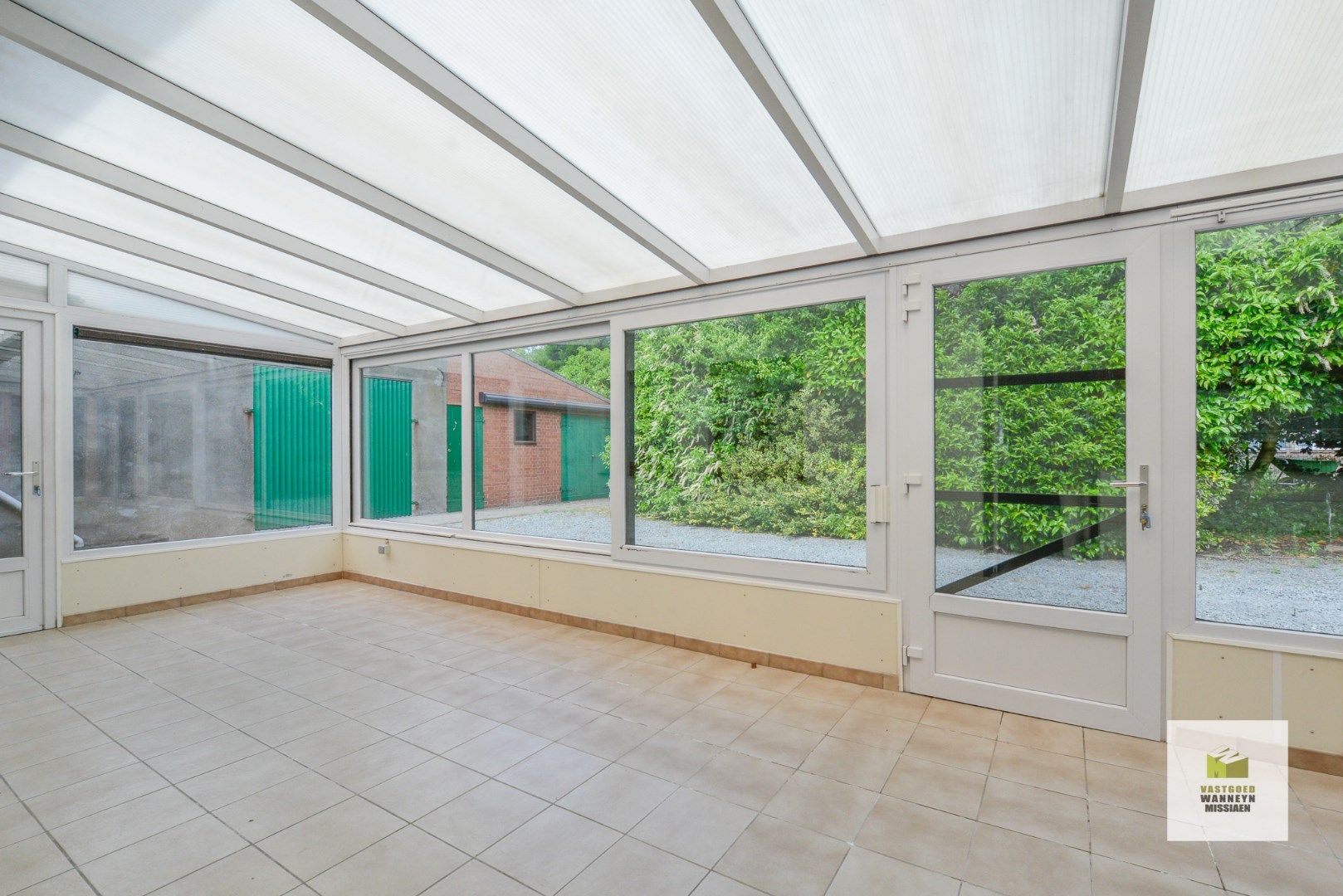 Bungalow met 4 slaapkamers op perceel van 801m2 op centrale ligging te Beernem foto 13