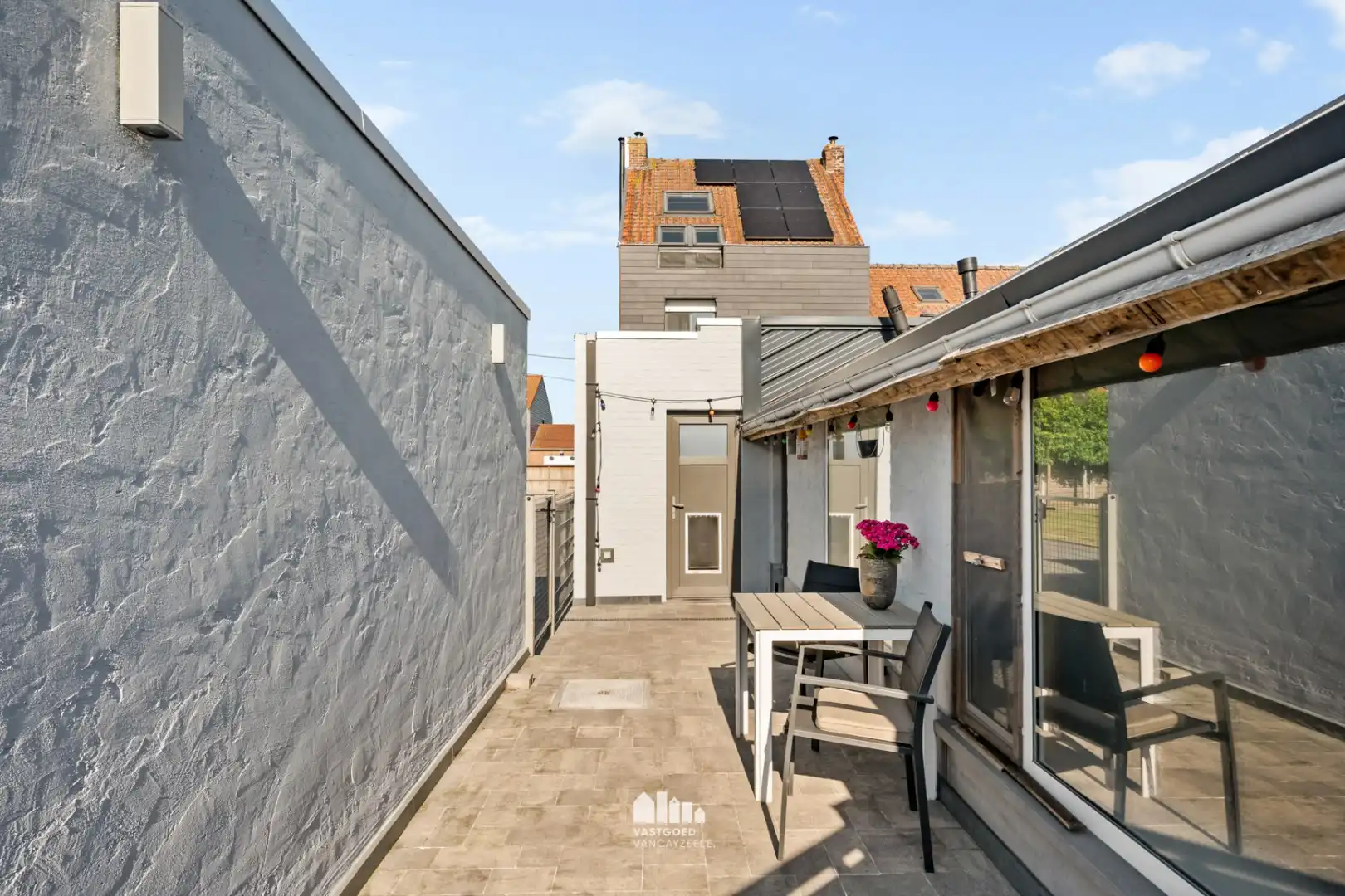 Instapklare halfopen woning met 5 slaapkamers, dubbele garage en zonnige tuin in Komen-Waasten. foto 36