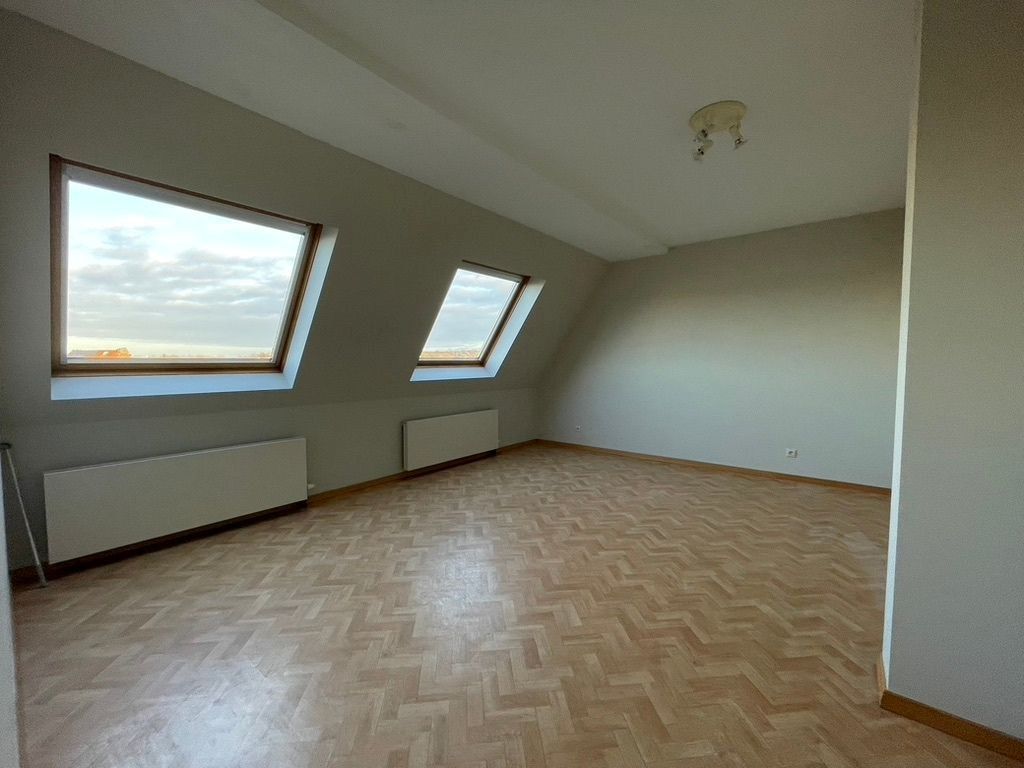 2 slaapkamerappartement in centrum Halle foto 6