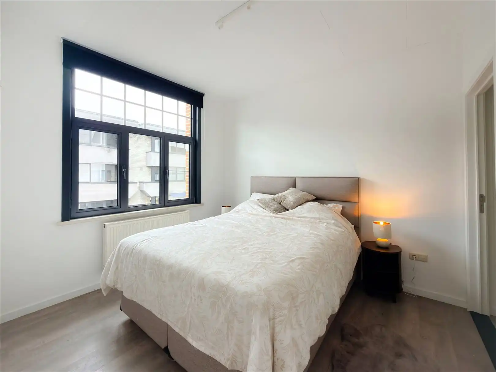 Handelsgelijkvloers, 3 appartementen en eigen parking!! foto 30