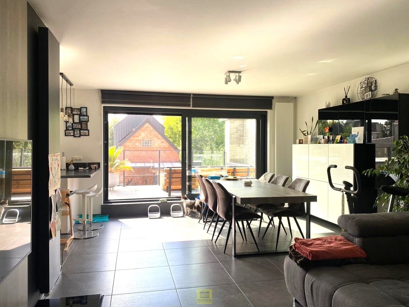 Modern en ruim appartement met groot aangenaam terras . foto 15