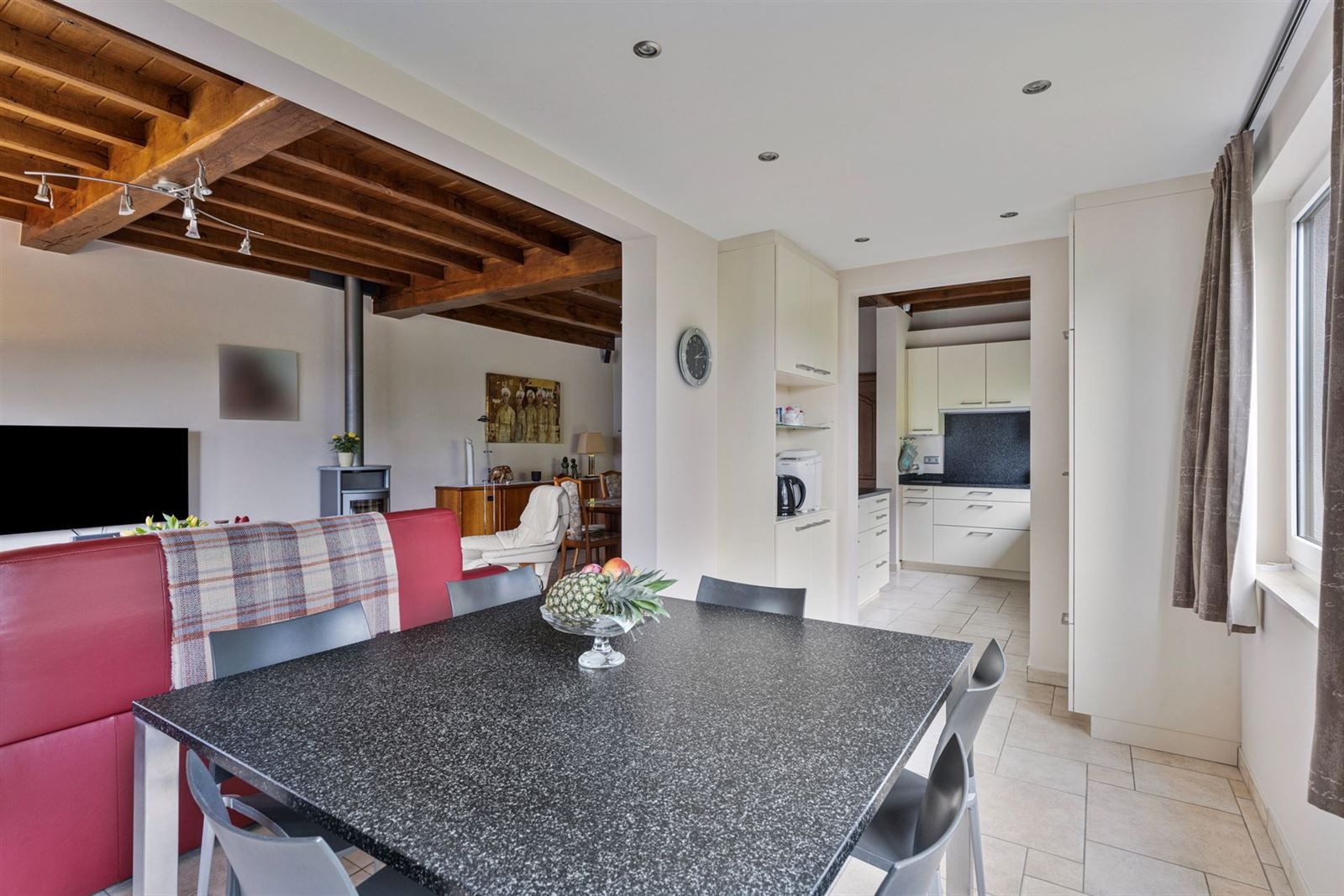 Ruime 3 gevel met 4 slaapkamers foto 9