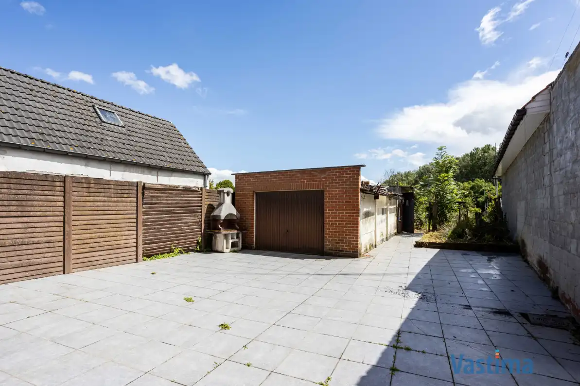 Te renoveren woning met 3 slaapkamers, garage en tuin foto 16