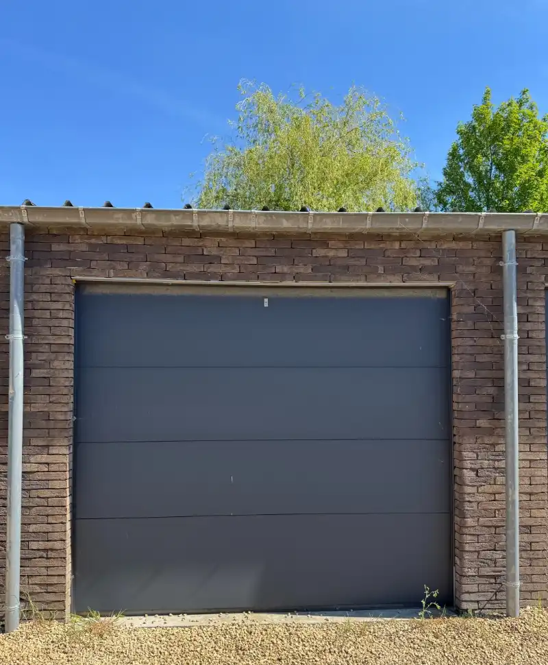 Recent appartement op de eerste verdieping met 1 slaapkamer, terras en garage foto 12