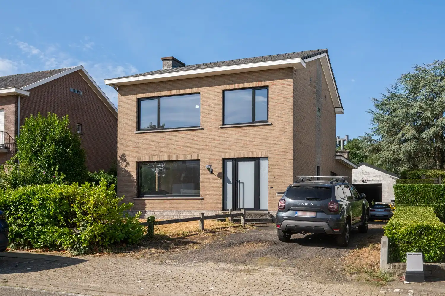 Hoofdfoto van de publicatie: Ruime gezinswoning met magazijn van 250 m² op 9 are in Beerzel