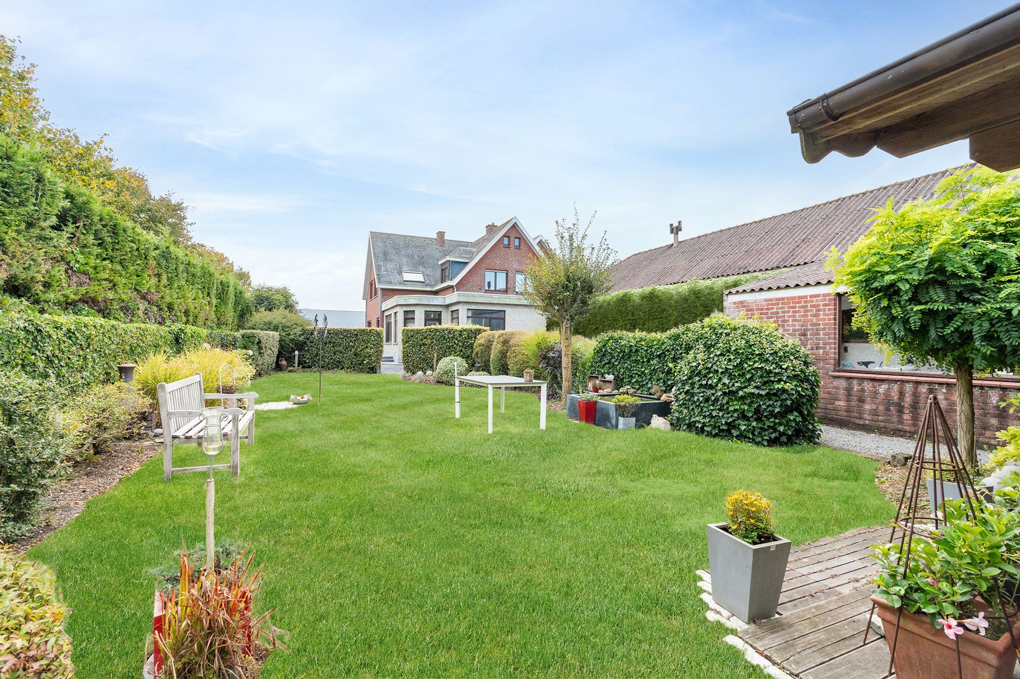 Instapklare GEZINSWONING met zonnige tuin + GARAGE grenzend aan park, vlakbij zee!* foto 2