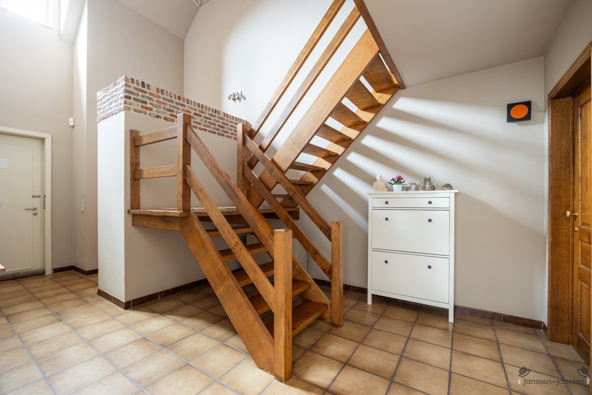 Rustig Gelegen Ruime Villa op 1411m² foto 8