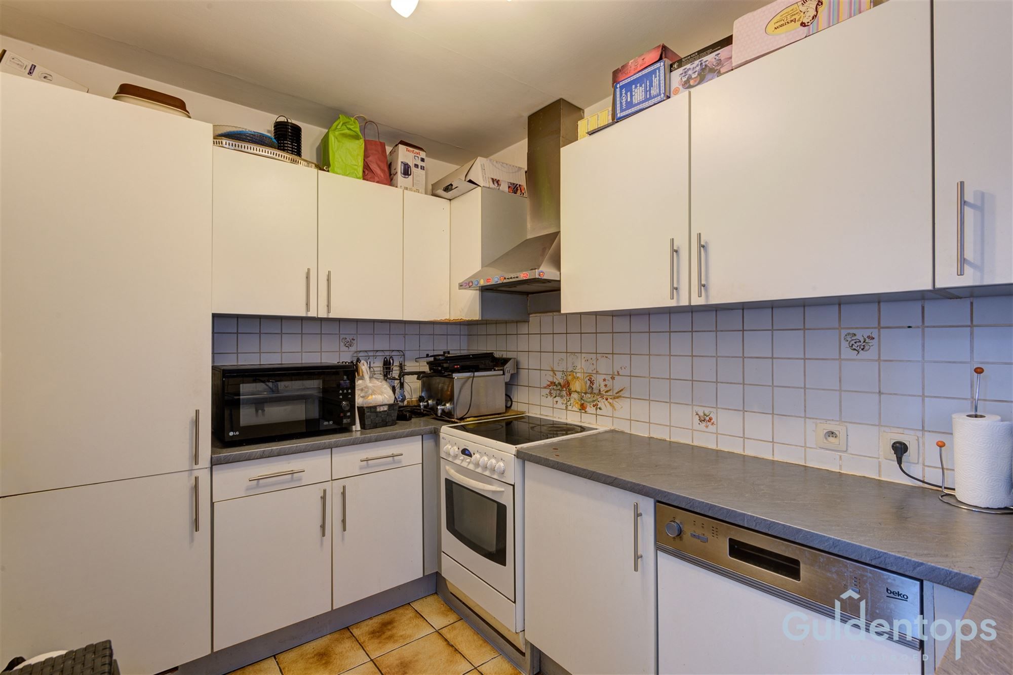 half open woning op ruim perceel foto 16