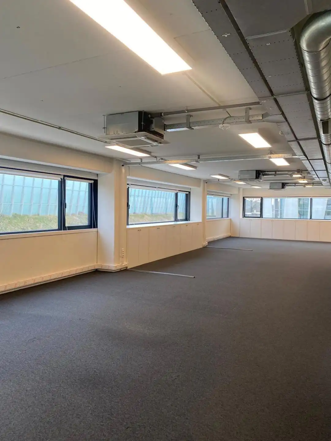 Kantoorruimte van 380 m² op toplocatie Westpoort Zwijndrecht foto 5