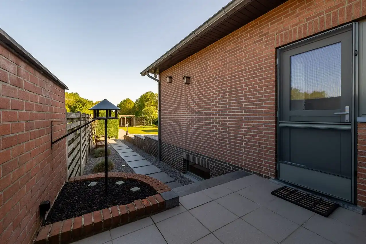 Gerenoveerde woning 3slk op rustige ligging foto 46