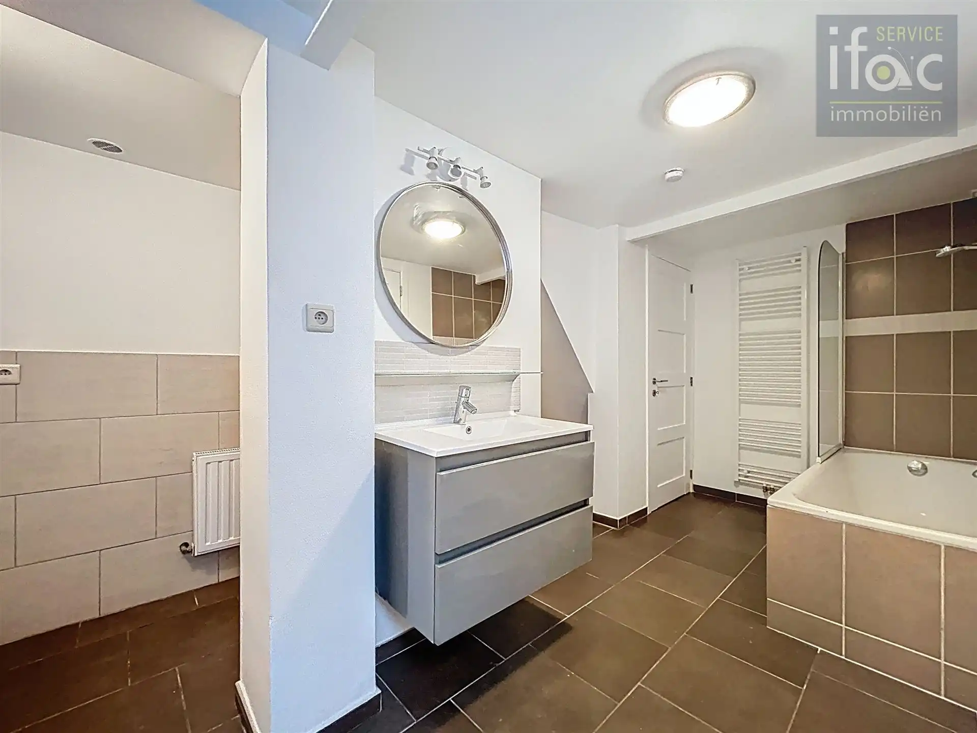 Gelijkvloers appartement met bergingszolder foto 7