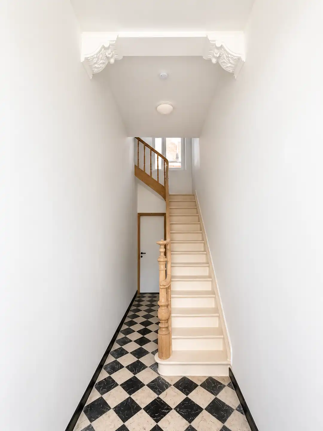 Lichtrijk hoekappartement in bruisend Oud-Berchem foto 4